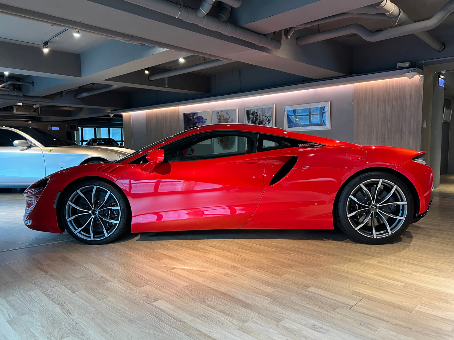 已售出-McLaren Artura