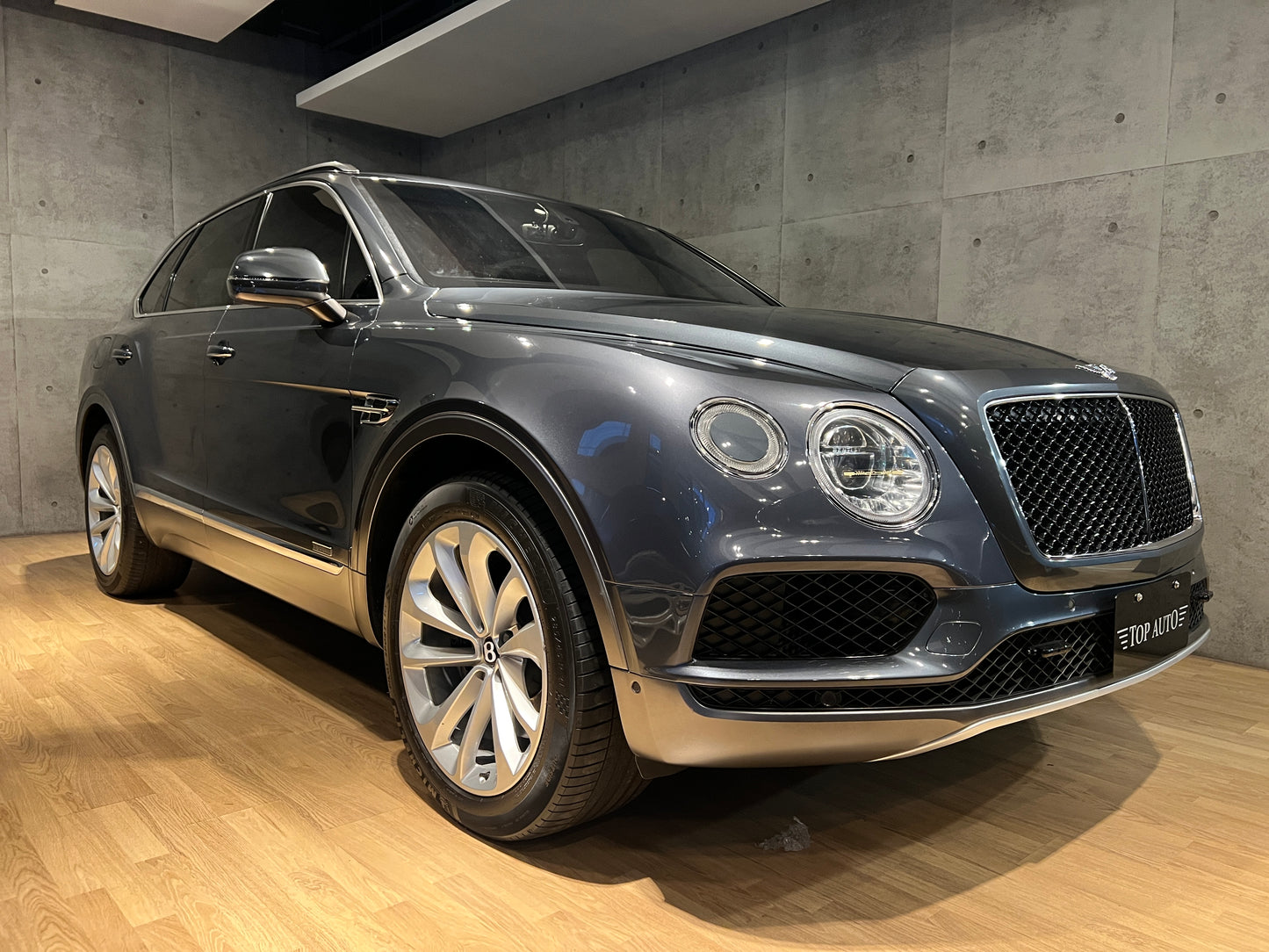 2017 Bentley Bentayga V8 Diesel 總代理