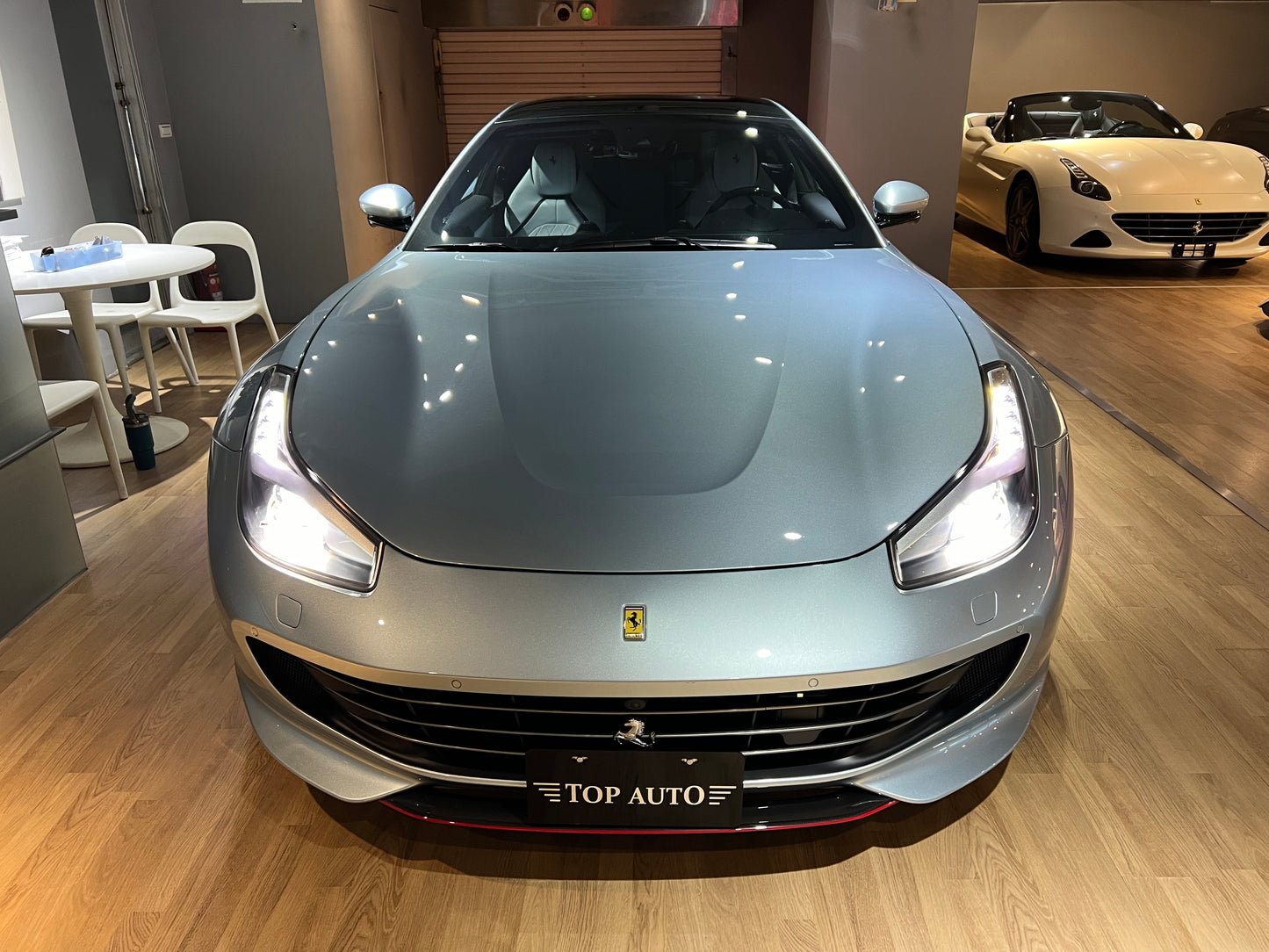 已售出-2019 Ferrari GTC4 Lusso V12 總代理