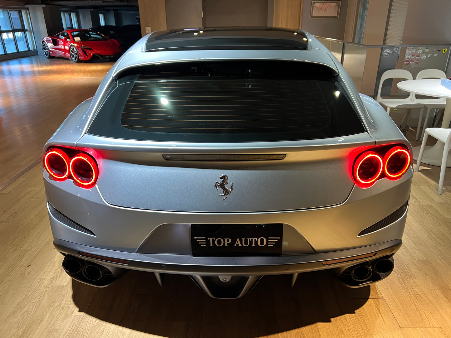 已售出-2019 Ferrari GTC4 Lusso V12 總代理