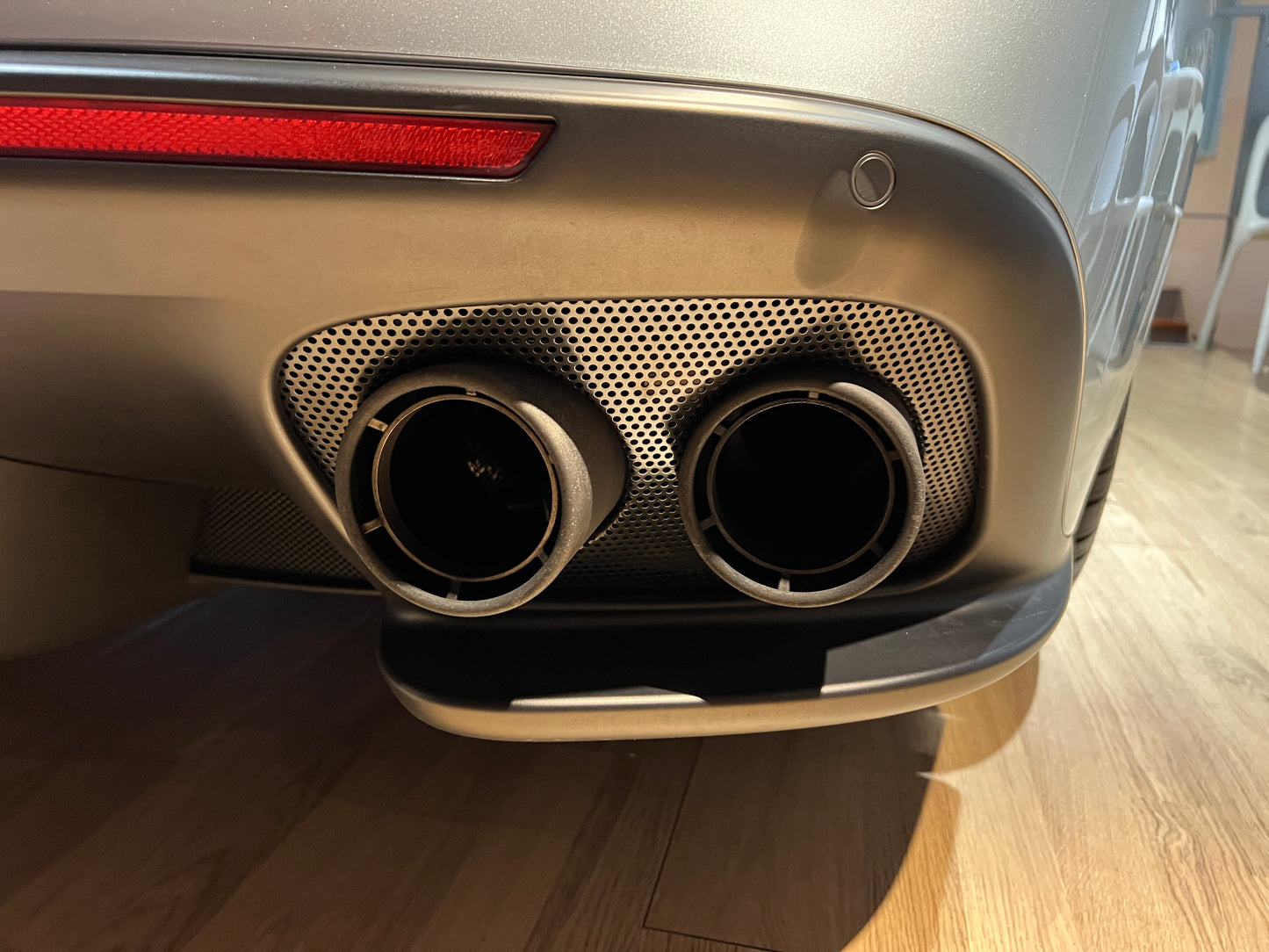 已售出-2019 Ferrari GTC4 Lusso V12 總代理