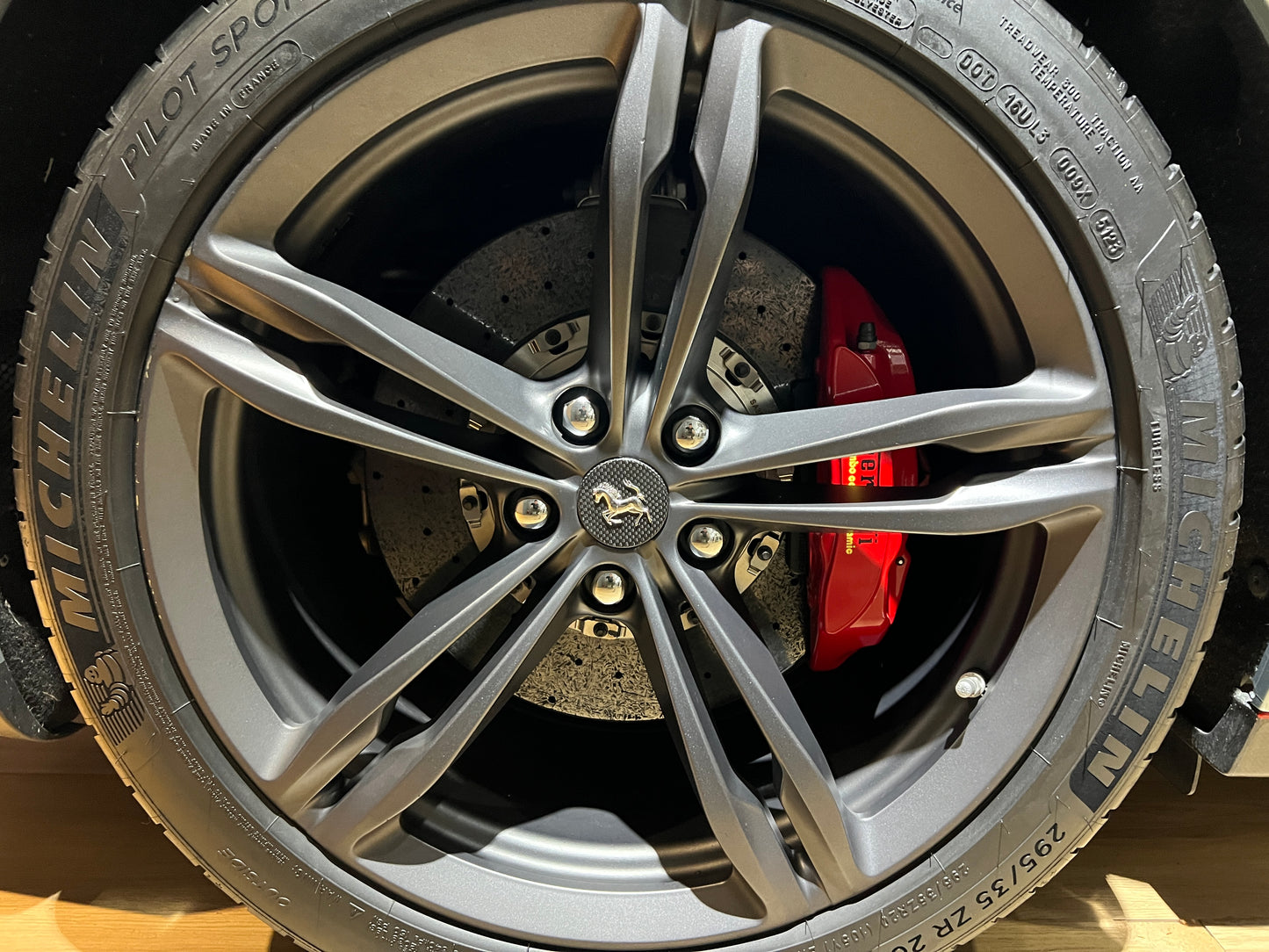 已售出-2019 Ferrari GTC4 Lusso V12 總代理