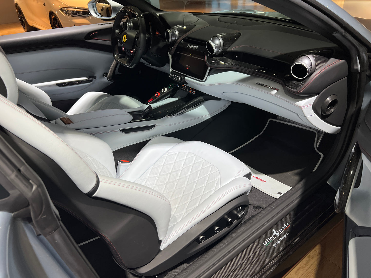 已售出-2019 Ferrari GTC4 Lusso V12 總代理