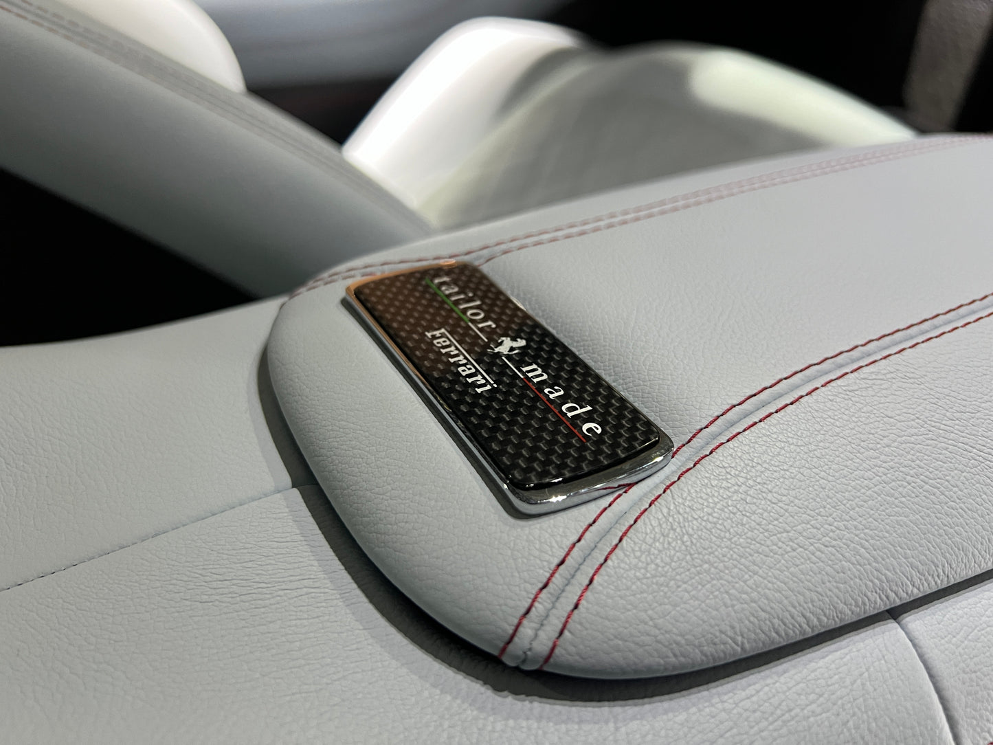 已售出-2019 Ferrari GTC4 Lusso V12 總代理