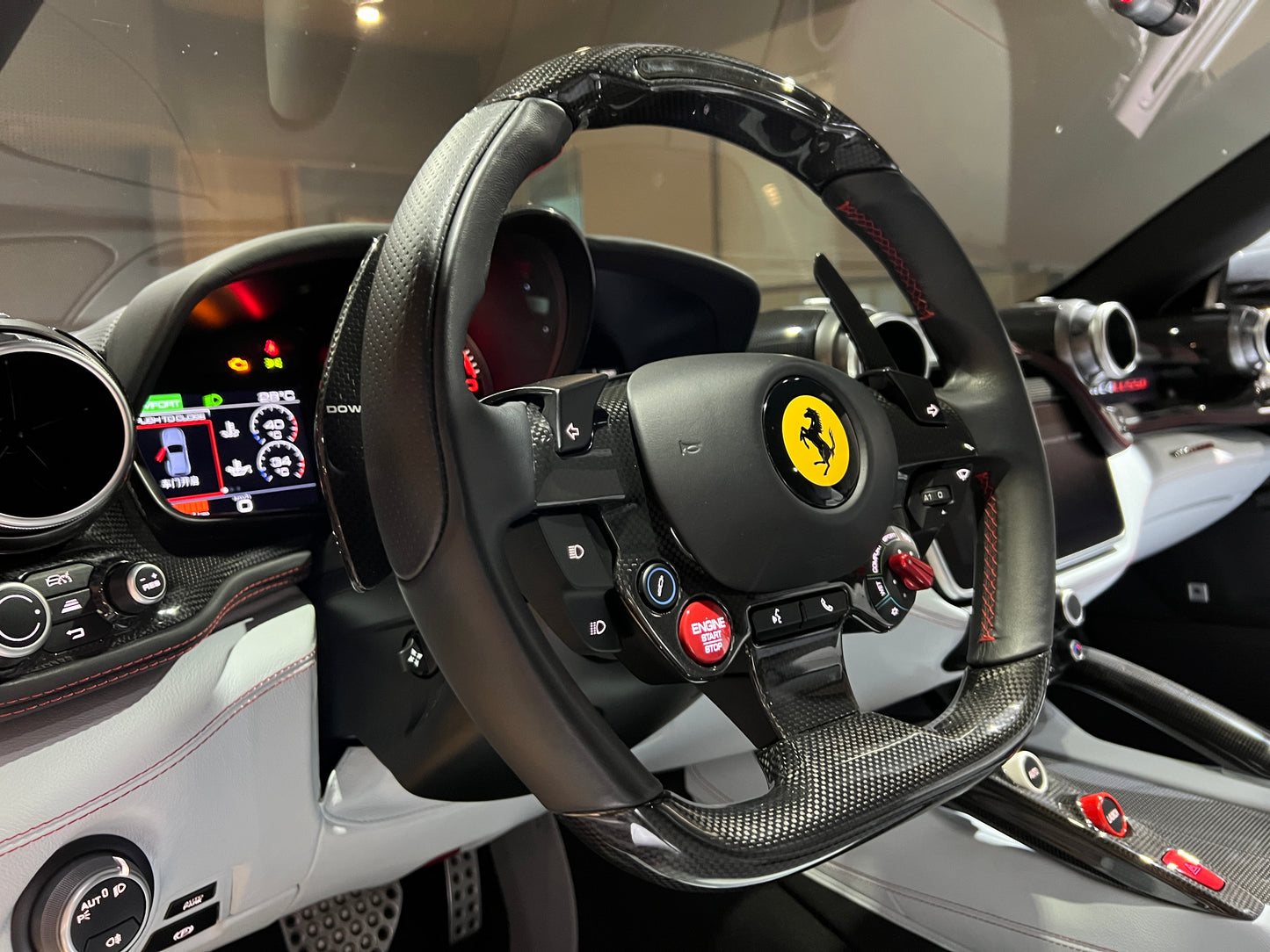 已售出-2019 Ferrari GTC4 Lusso V12 總代理