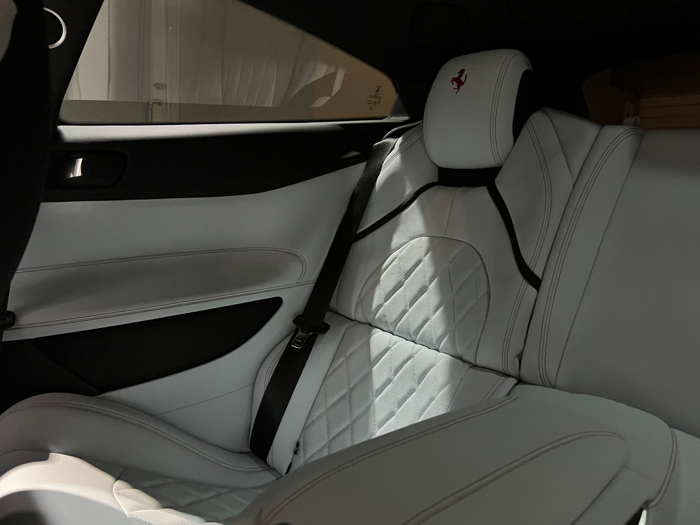 已售出-2019 Ferrari GTC4 Lusso V12 總代理