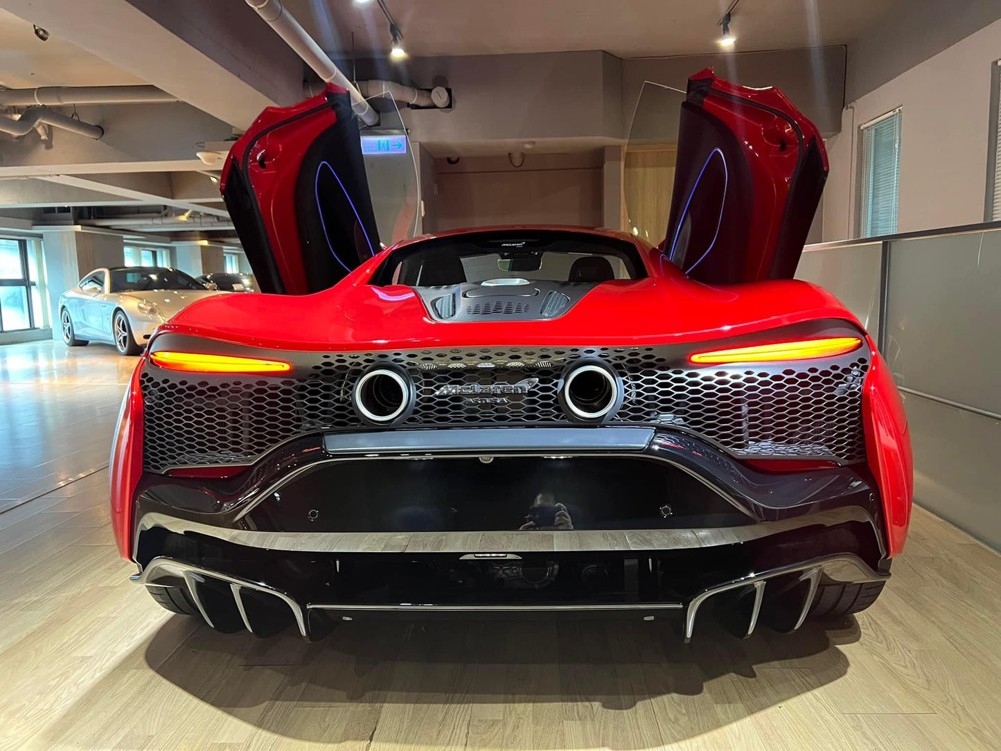 已售出-McLaren Artura
