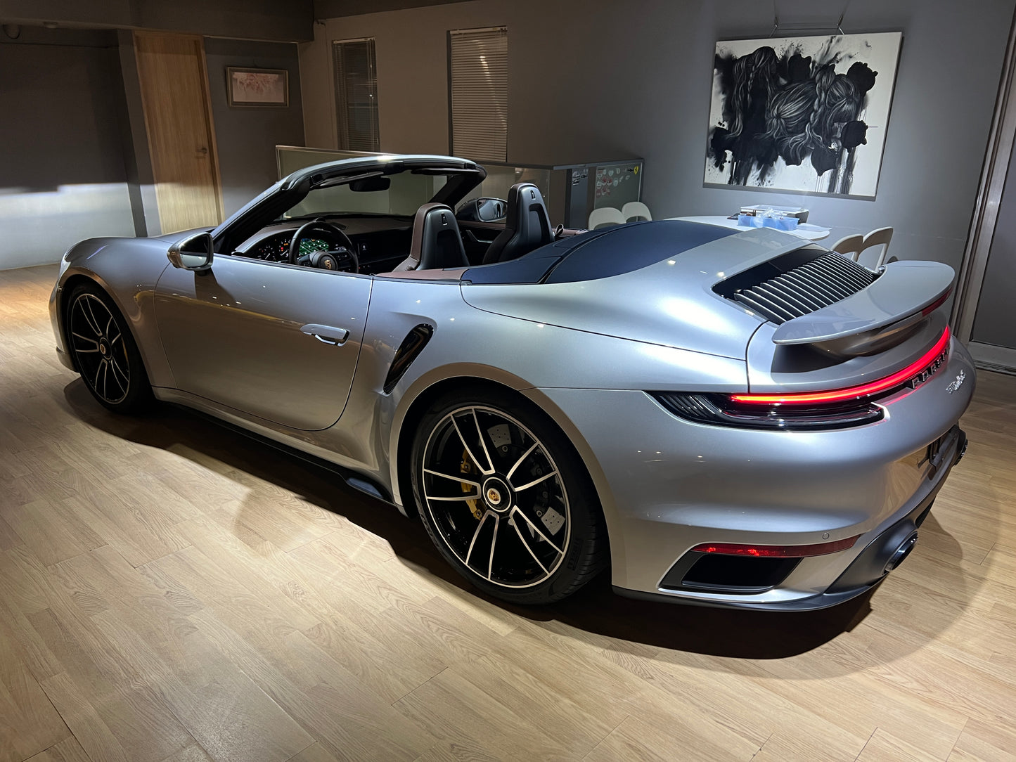 已售出全新車2024 Porsche 992 Turbo S Cabriolet 總代理