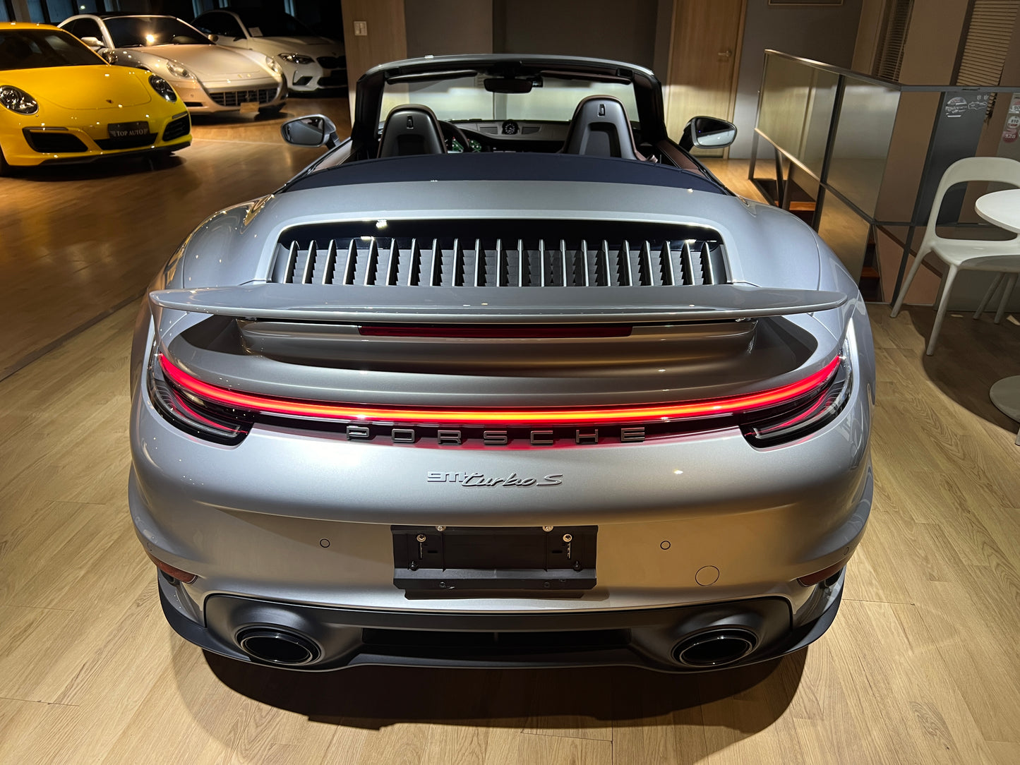 已售出全新車2024 Porsche 992 Turbo S Cabriolet 總代理