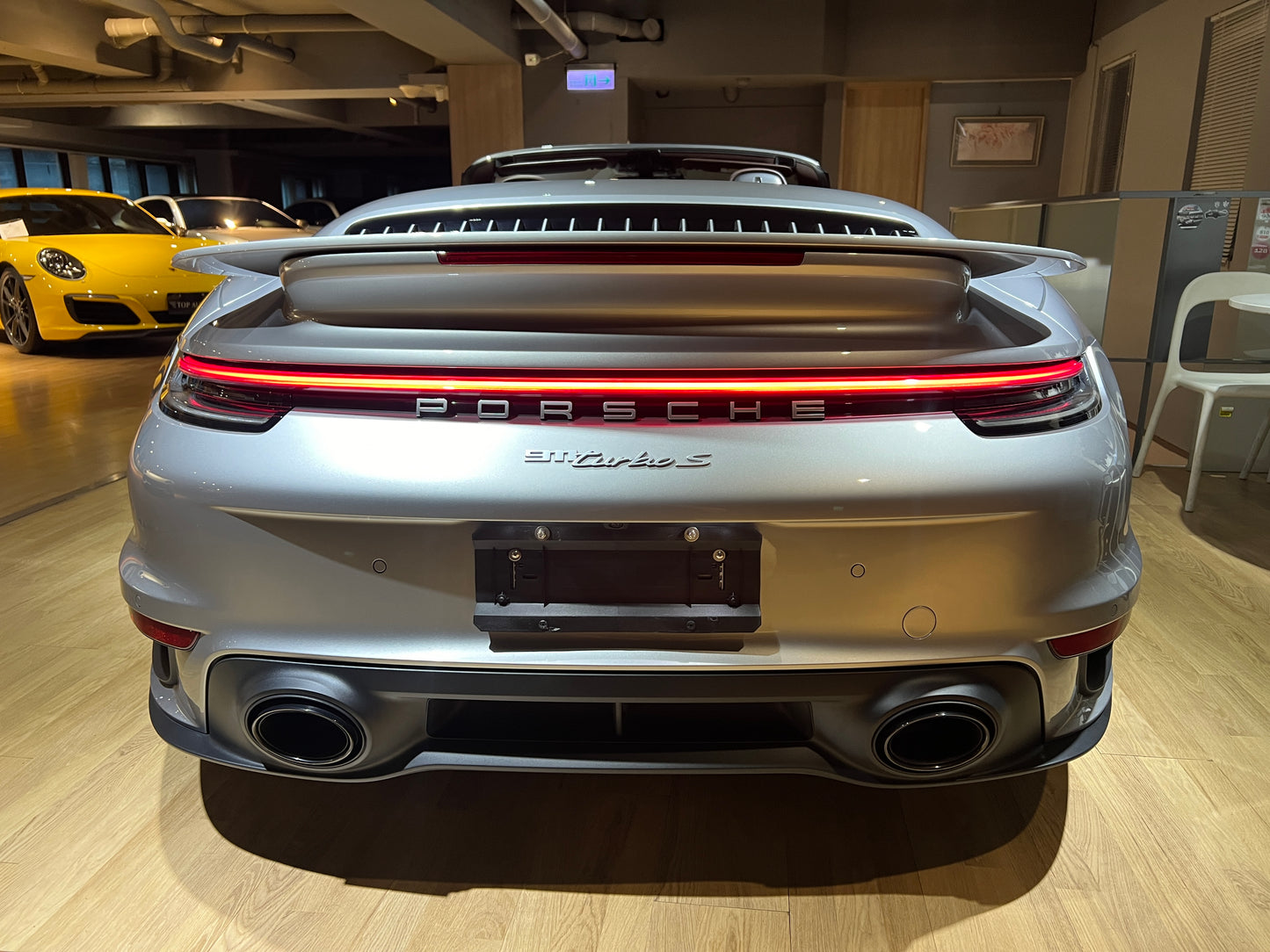 已售出全新車2024 Porsche 992 Turbo S Cabriolet 總代理