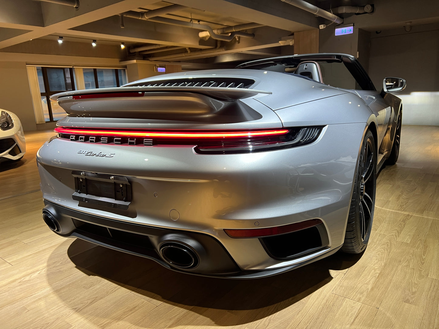 已售出全新車2024 Porsche 992 Turbo S Cabriolet 總代理