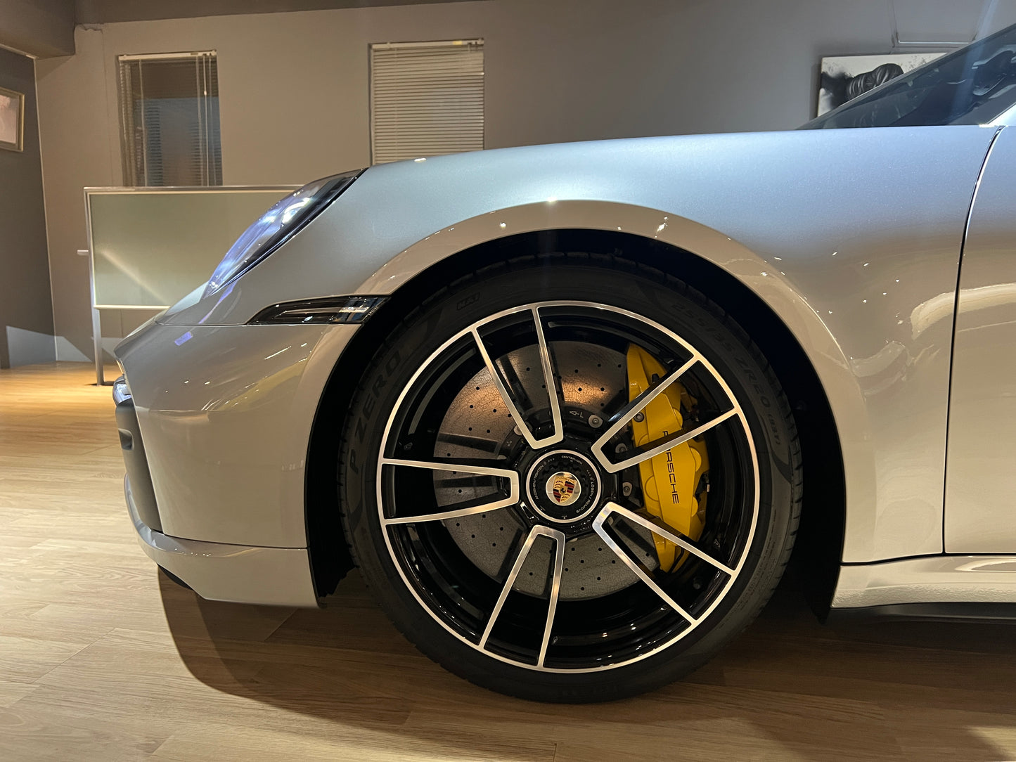 已售出全新車2024 Porsche 992 Turbo S Cabriolet 總代理