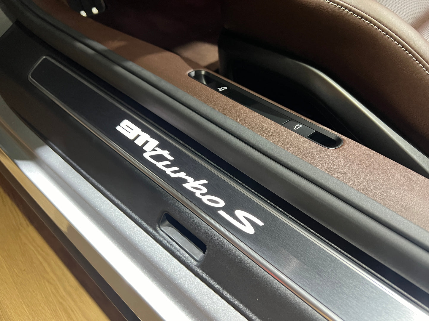 已售出全新車2024 Porsche 992 Turbo S Cabriolet 總代理