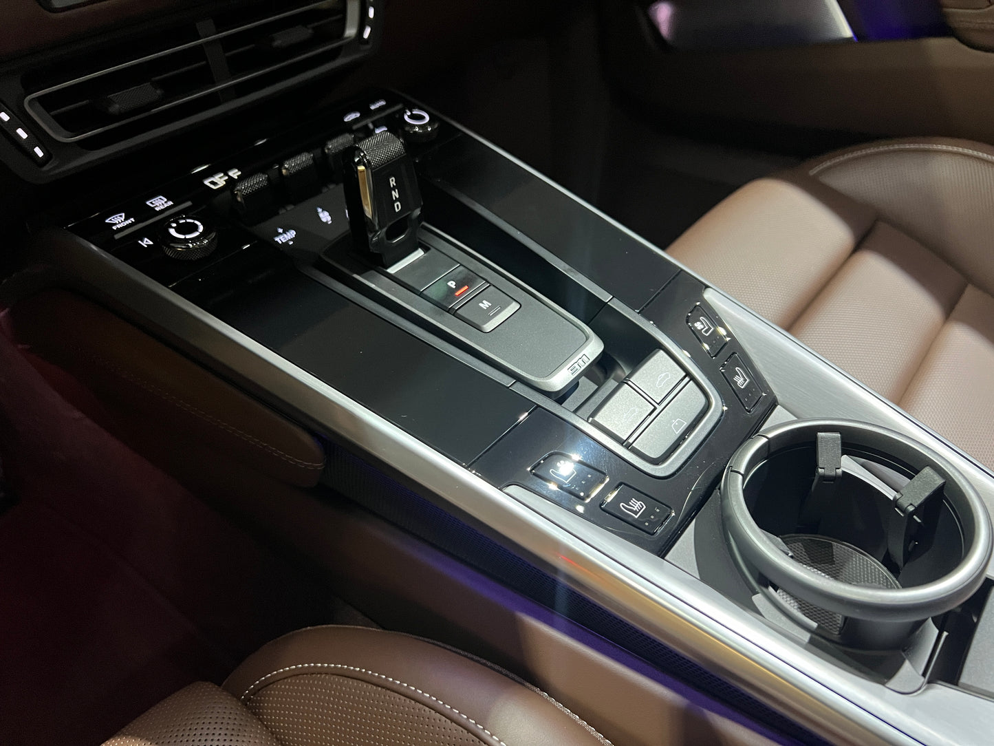 已售出全新車2024 Porsche 992 Turbo S Cabriolet 總代理
