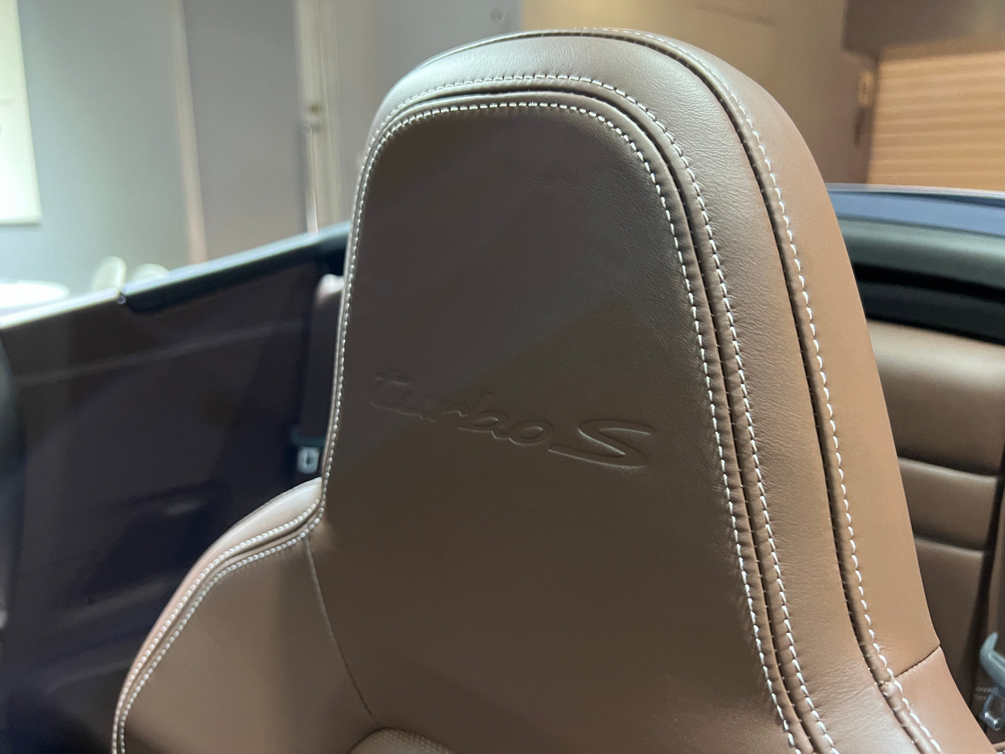 已售出全新車2024 Porsche 992 Turbo S Cabriolet 總代理