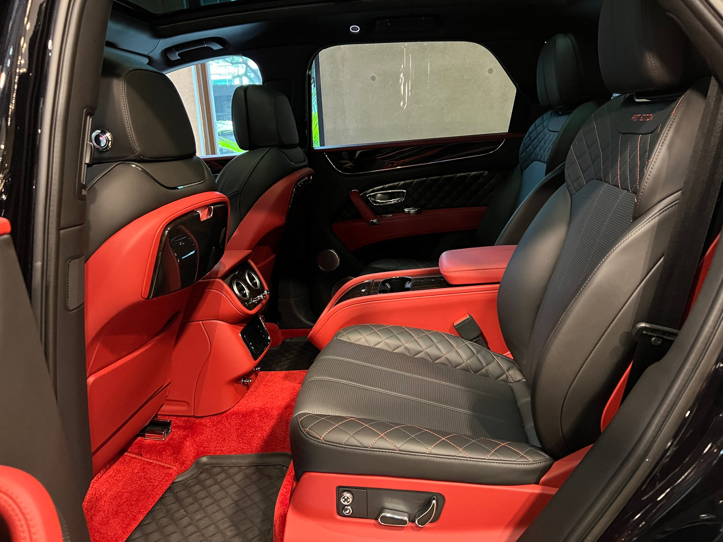 2017 Bentley Bentayga W12 First Edition 總代理
