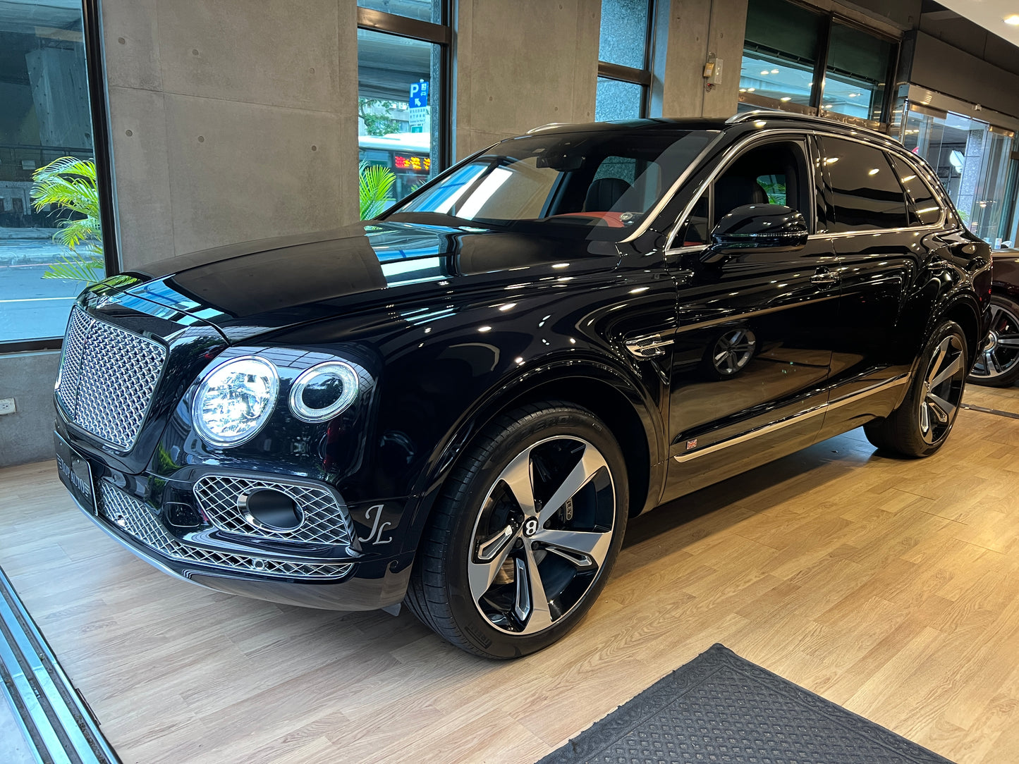 2017 Bentley Bentayga W12 First Edition 總代理