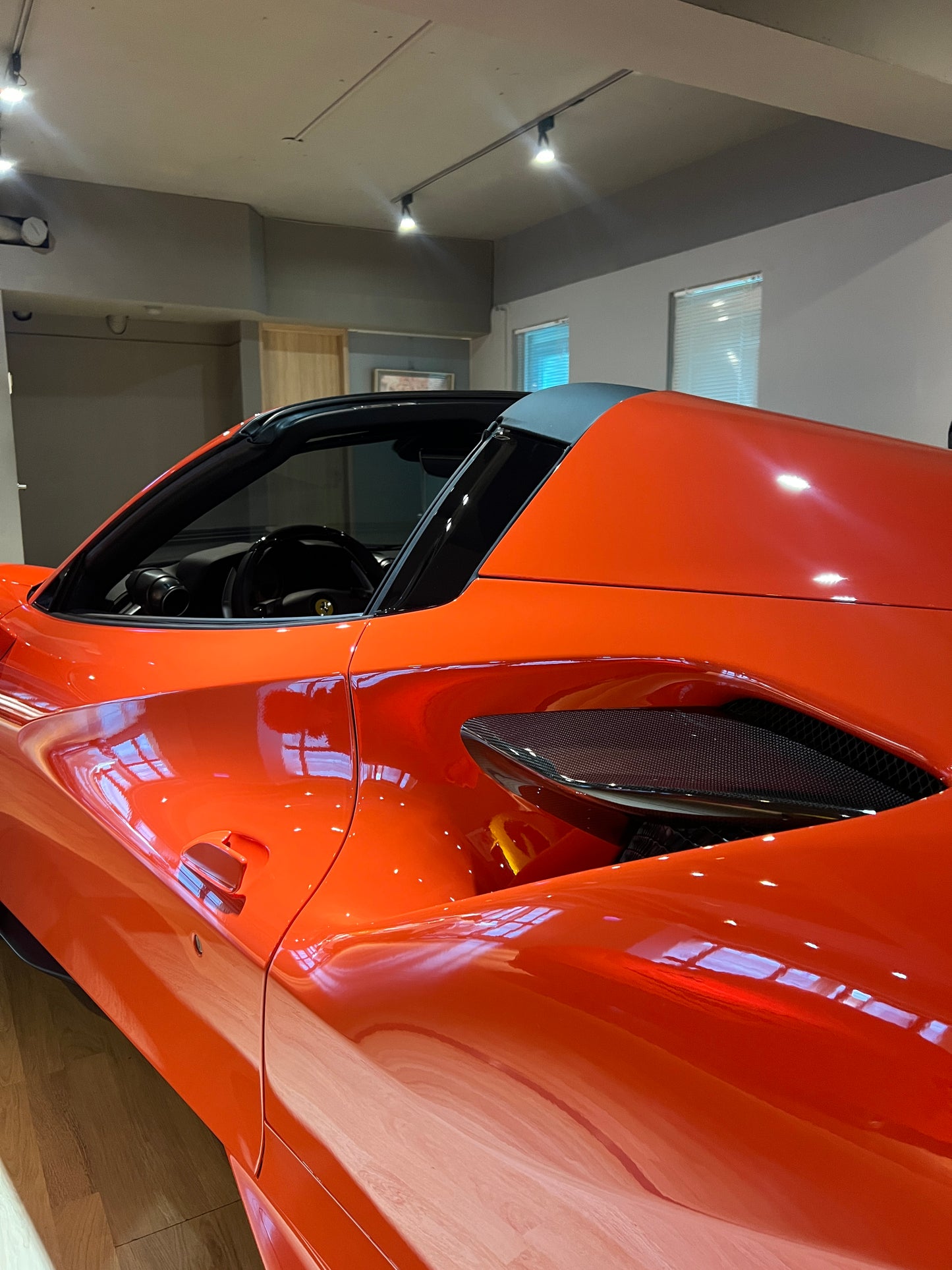 已售出-2022 Ferrari F8 Spider 總代理