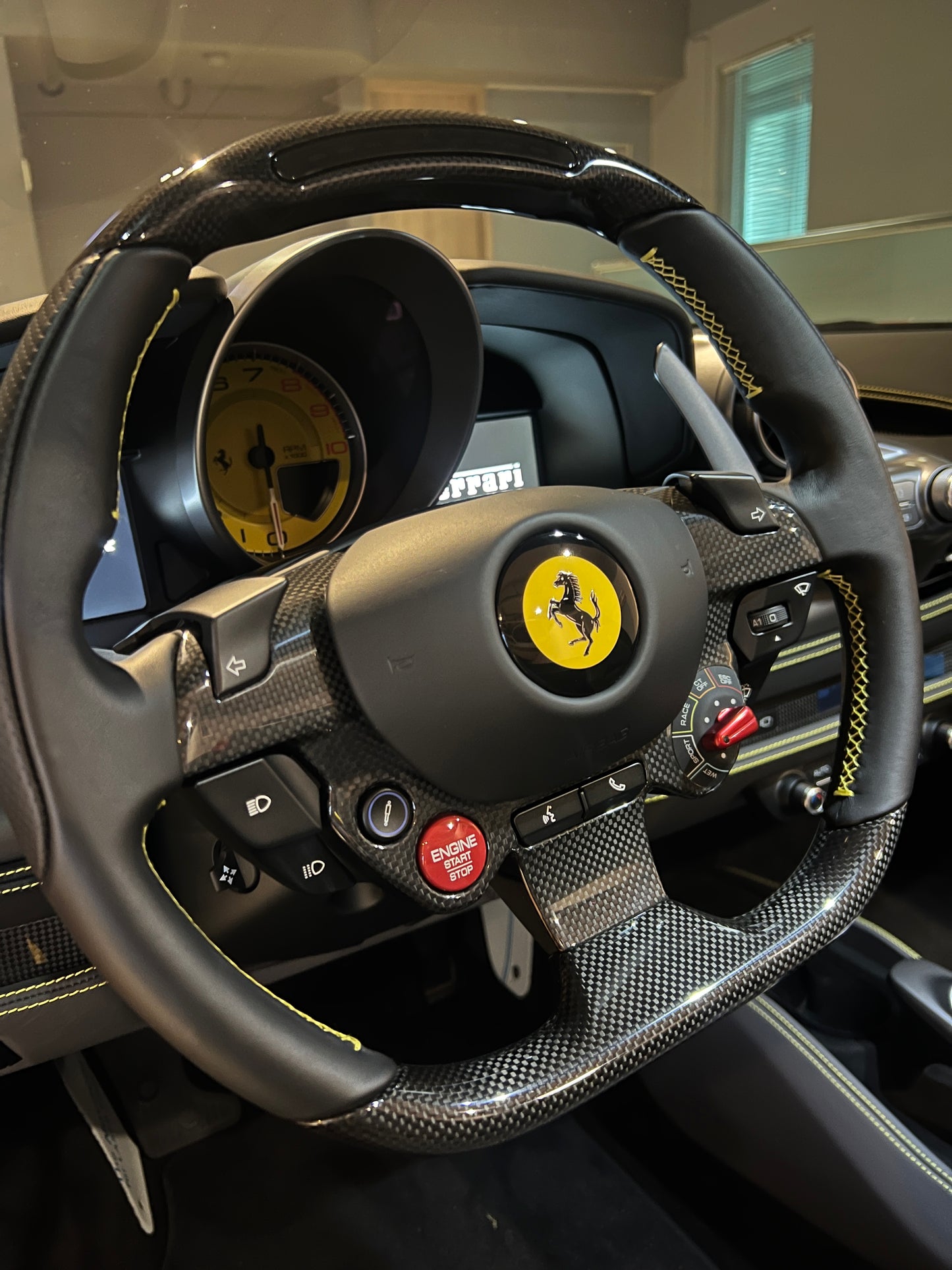 已售出-2022 Ferrari F8 Spider 總代理