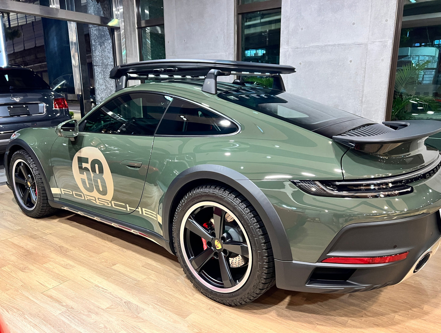 **2024 Porsche 911 Dakar總代理 全球限量 | 台北超跑專賣|TopAuto豐群汽車