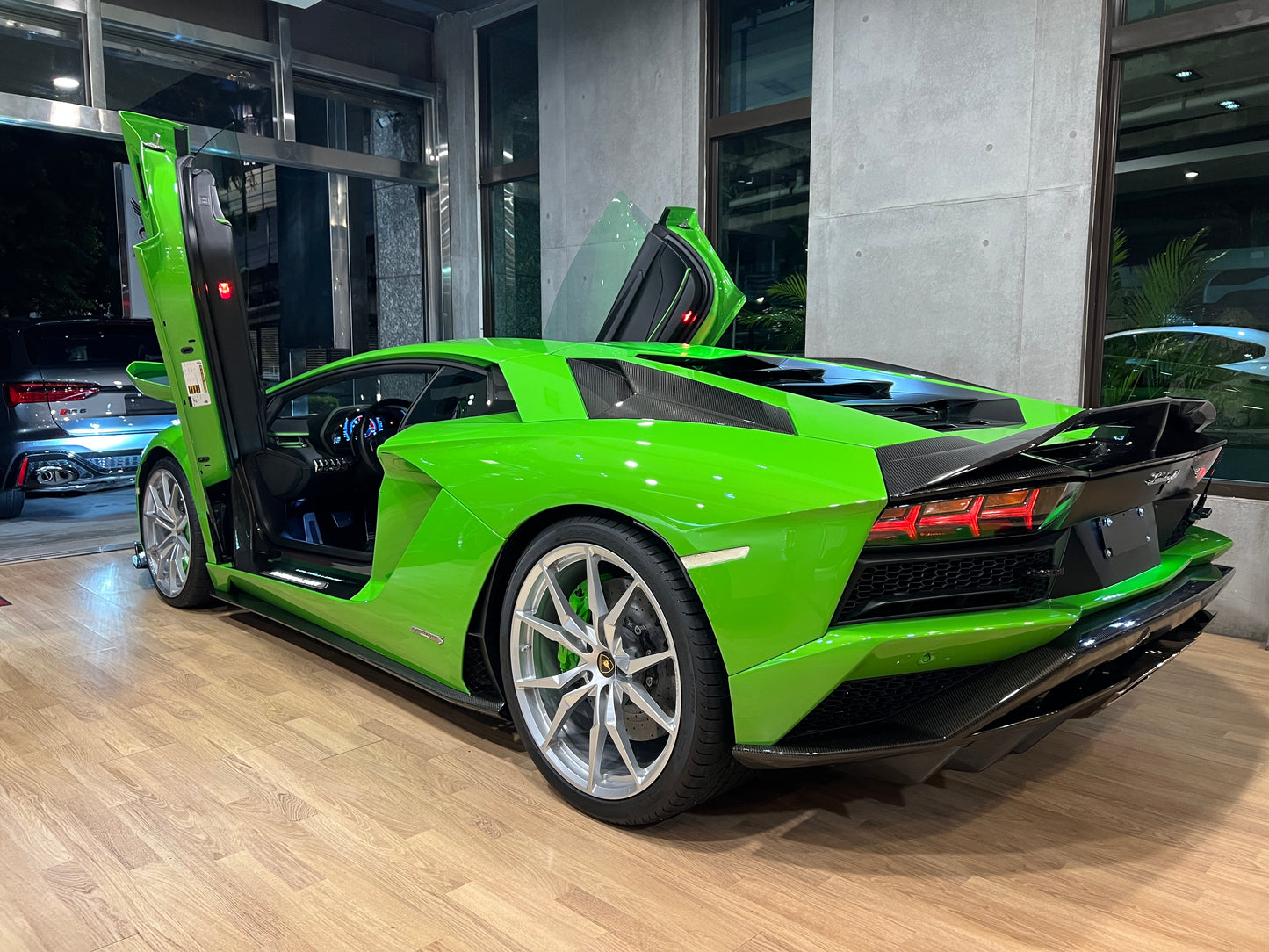 已售出-2018 Lamborghini Aventador S 總代理保固中一手車