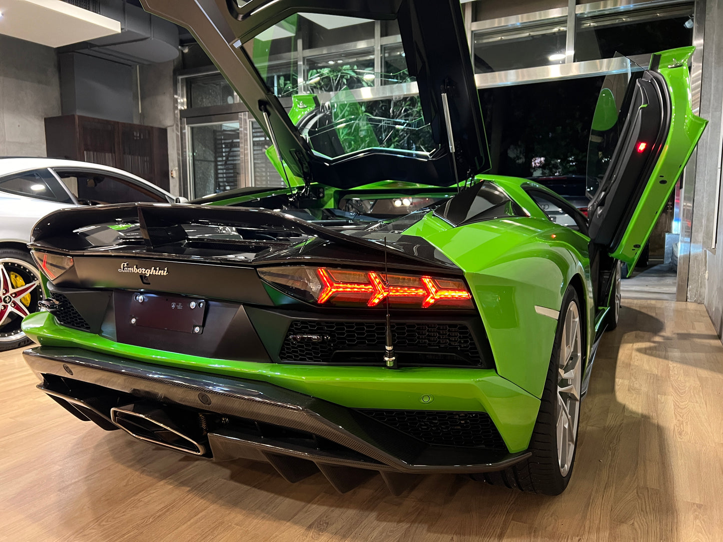 已售出-2018 Lamborghini Aventador S 總代理保固中一手車