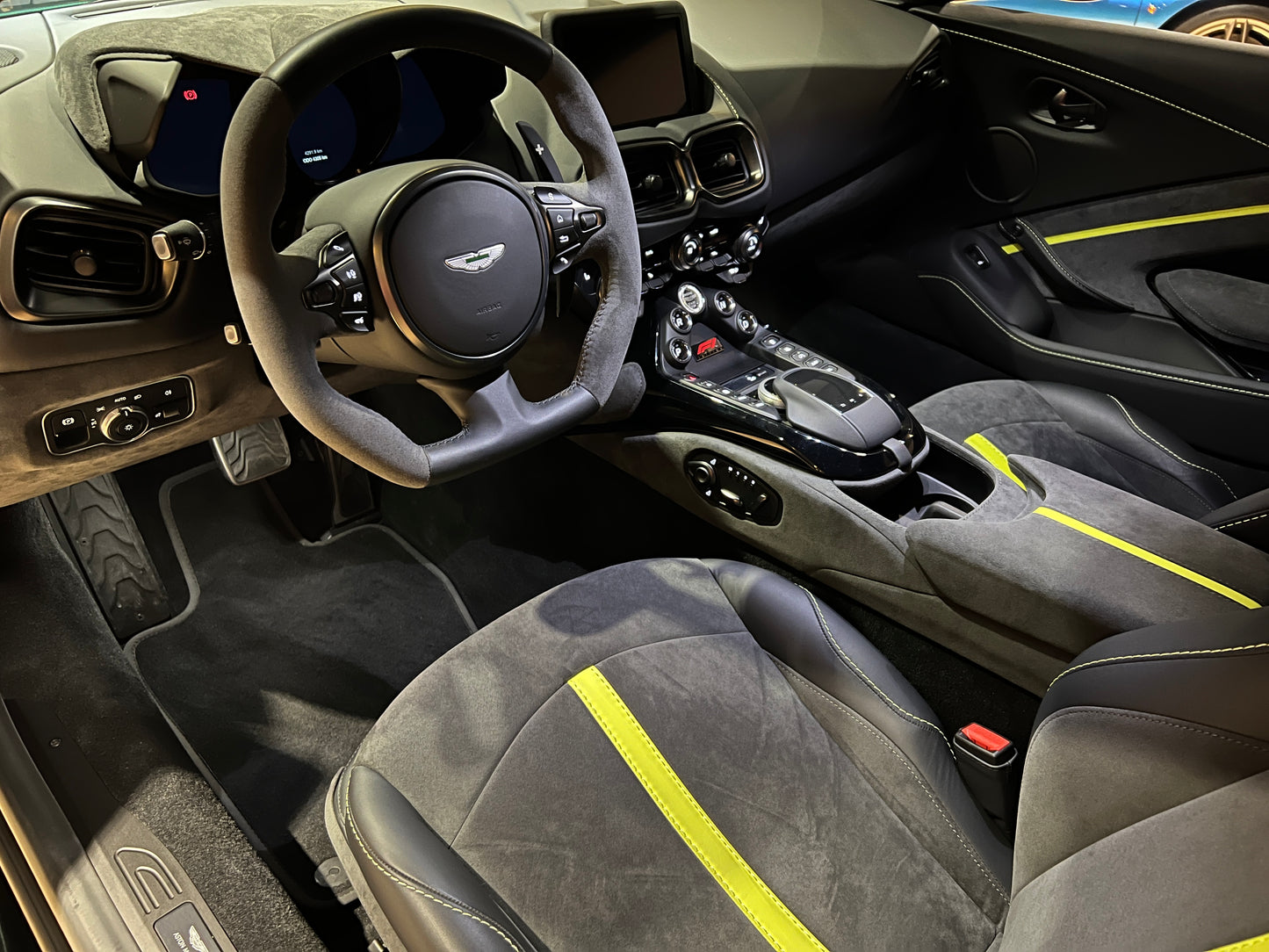 已售出-2022 Aston Martin Vantage F1 Edition 總代理
