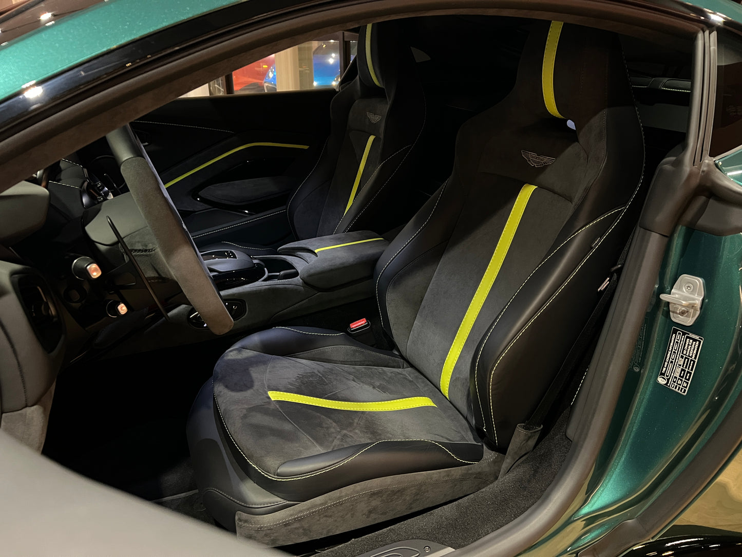 已售出-2022 Aston Martin Vantage F1 Edition 總代理