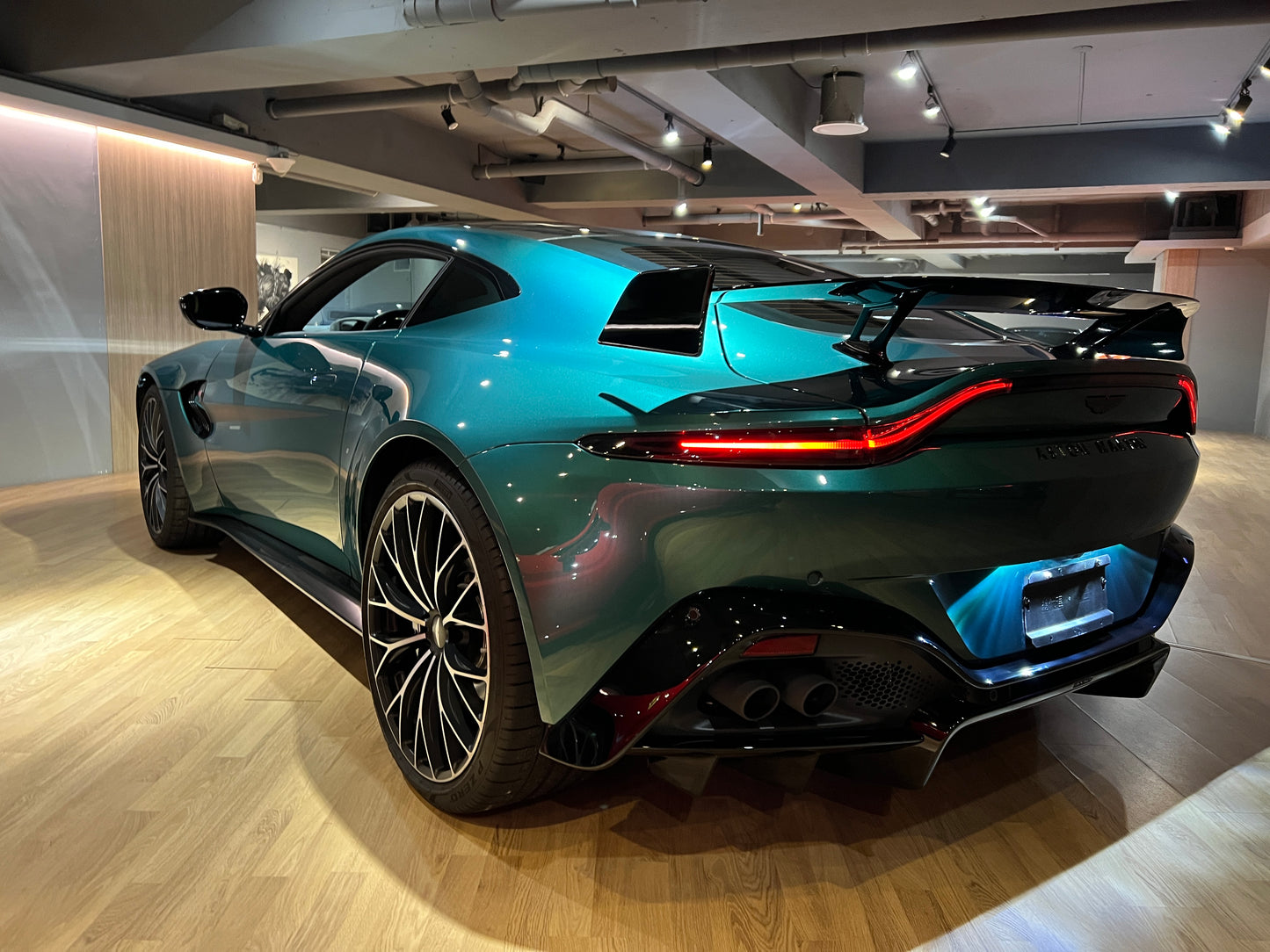 已售出-2022 Aston Martin Vantage F1 Edition 總代理