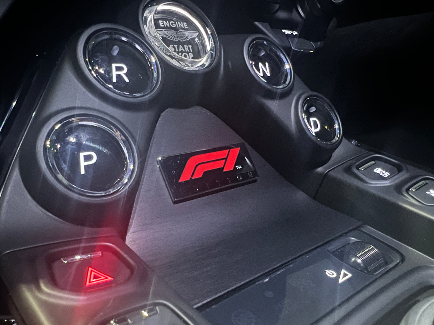 已售出-2022 Aston Martin Vantage F1 Edition 總代理
