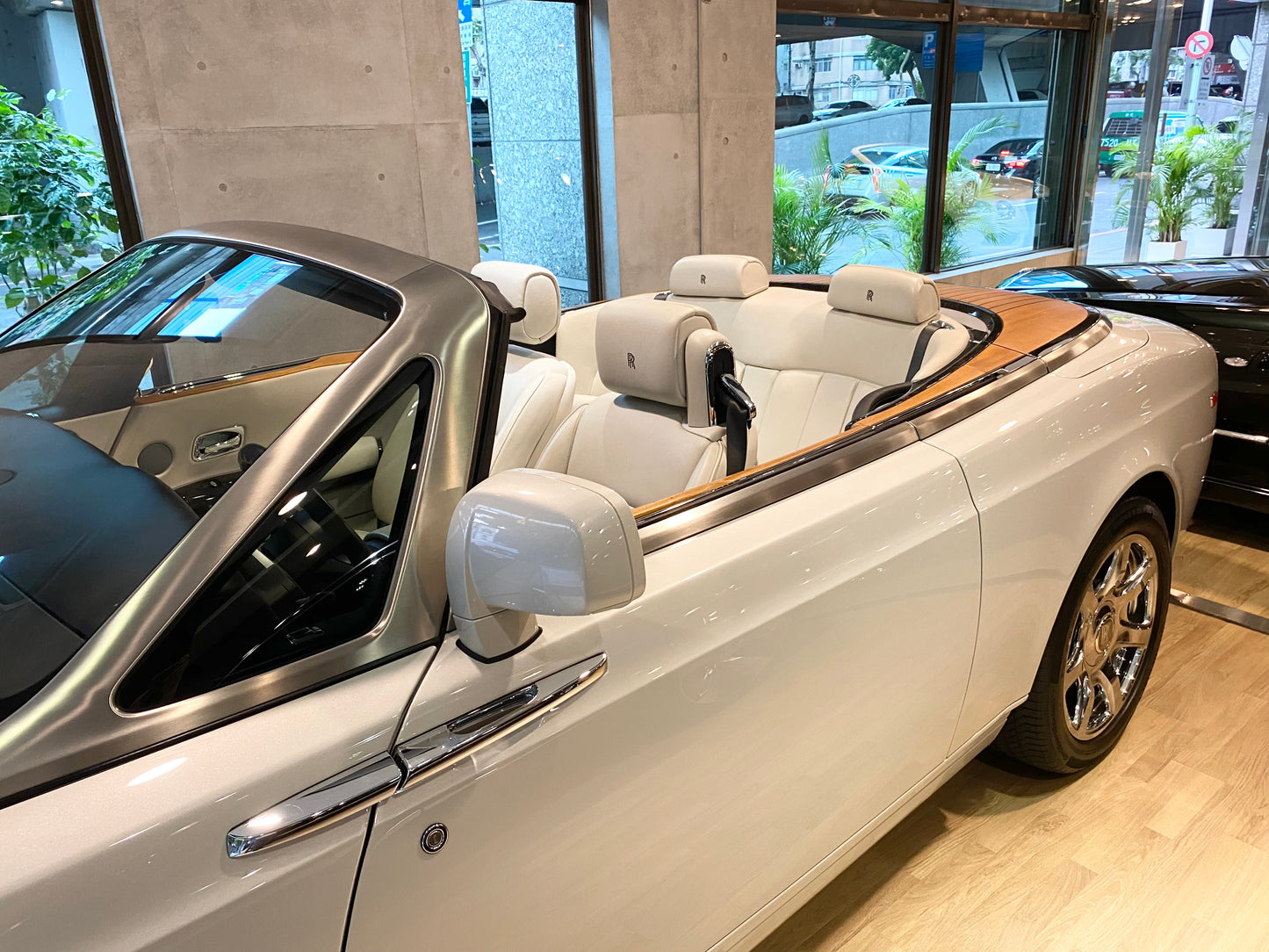 已售出-2013 Rolls-Royce Phantom Drophead Coupe