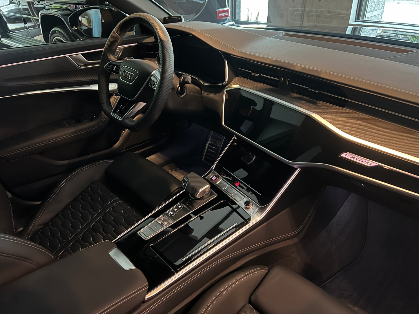 已售出-2023 Audi RS6 Avant Performance 總代理