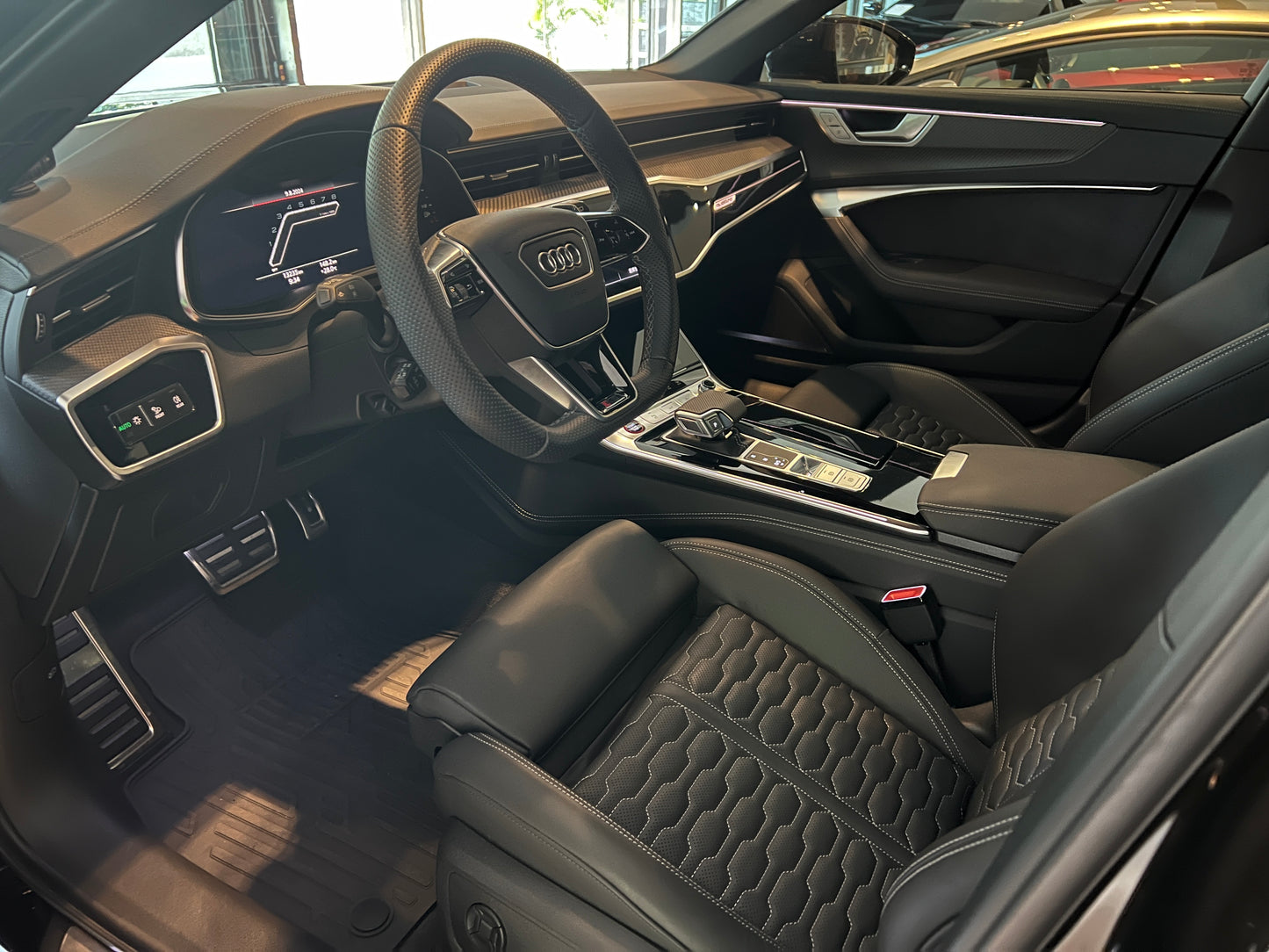已售出-2023 Audi RS6 Avant Performance 總代理