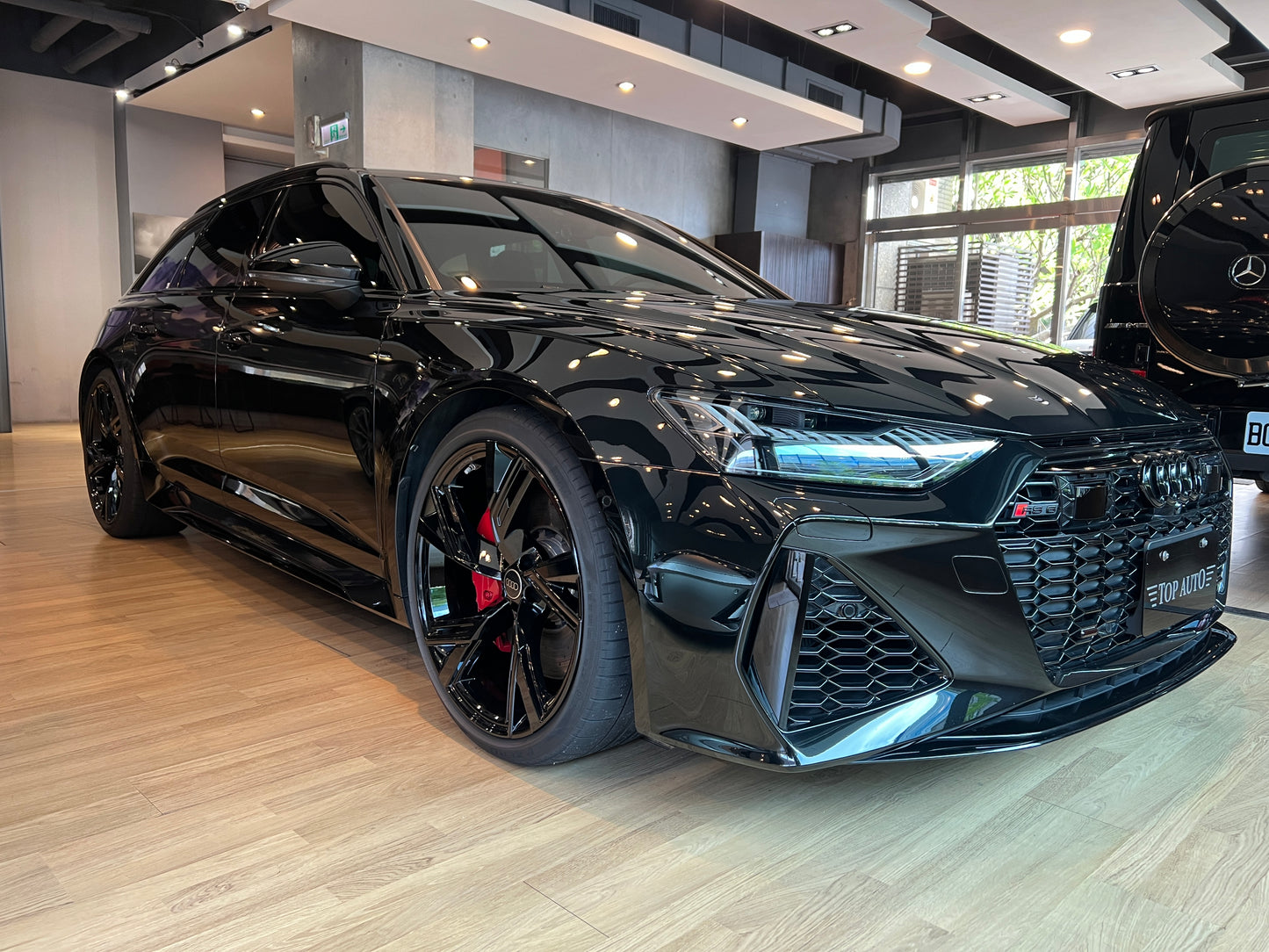 已售出-2023 Audi RS6 Avant Performance 總代理