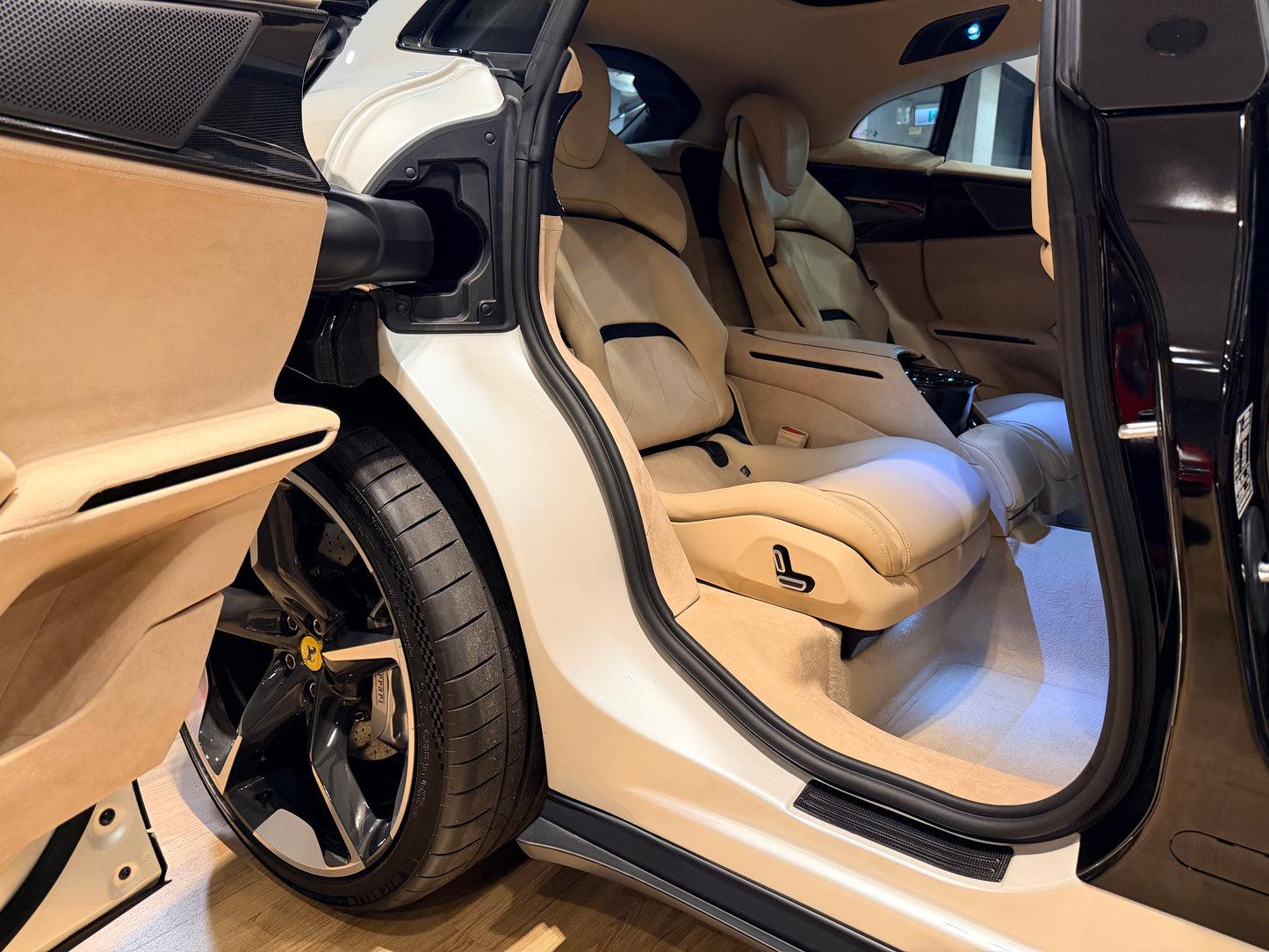**2024 Ferrari Purosangue 總代理 | 台北超跑專賣 | TopAuto豐群汽車