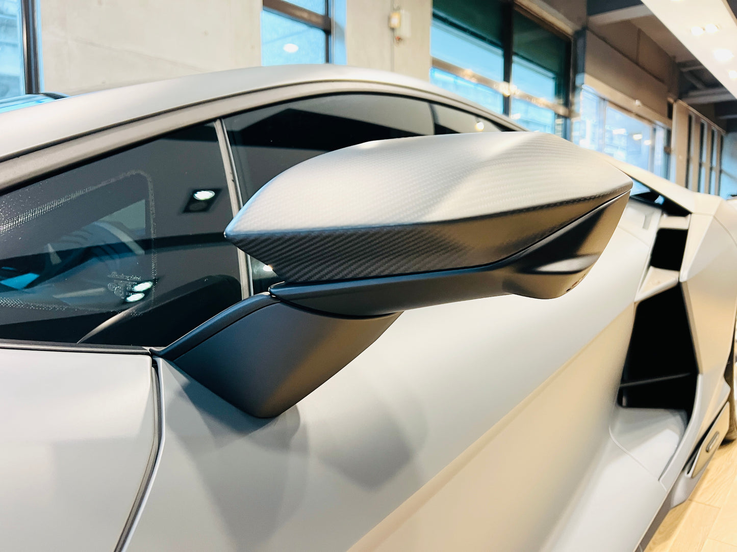 已售出-Lamborghini Revuelto 總代理全新車