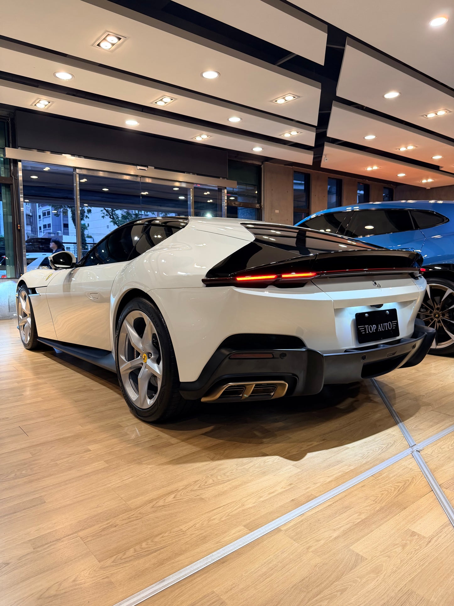 2025 Ferrari 12Cilindri 總代理 | 台北超跑專賣 | TopAuto豐群汽車