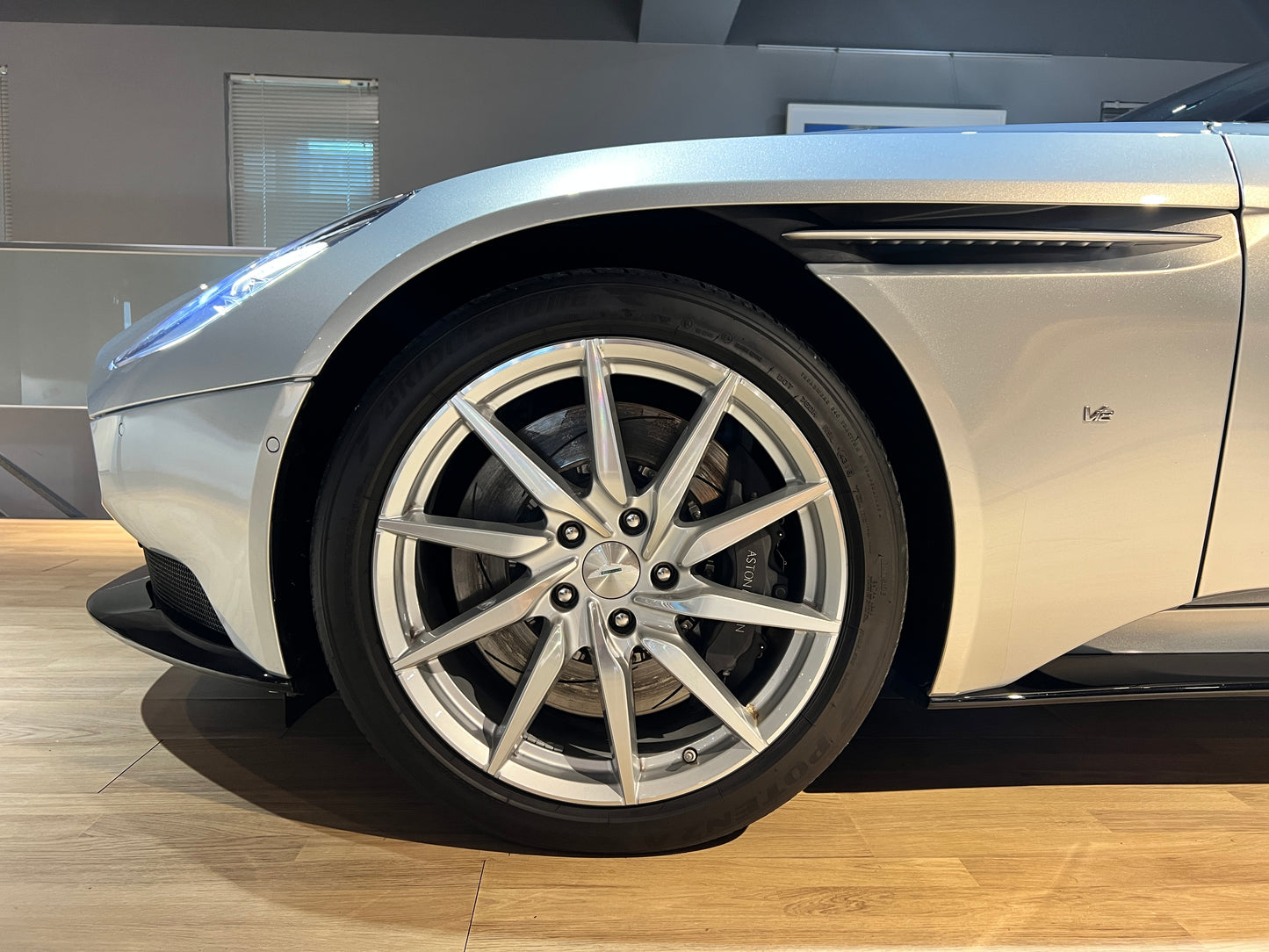 **2017 Aston Martin DB11 V12 Lunch Edition 總代理｜台北超跑專賣 | TopAuto豐群汽車