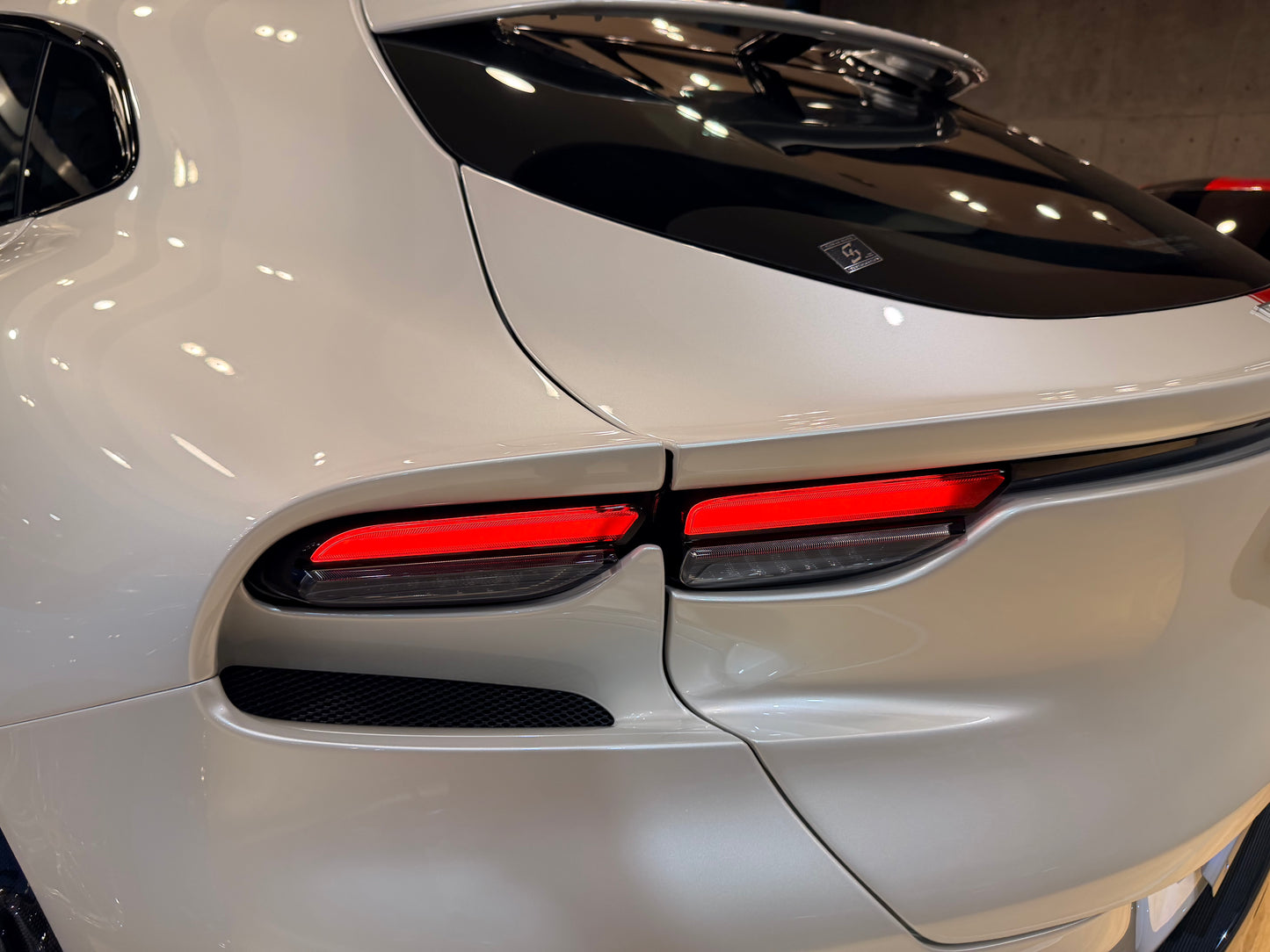 **2024 Ferrari Purosangue 總代理 | 台北超跑專賣 | TopAuto豐群汽車
