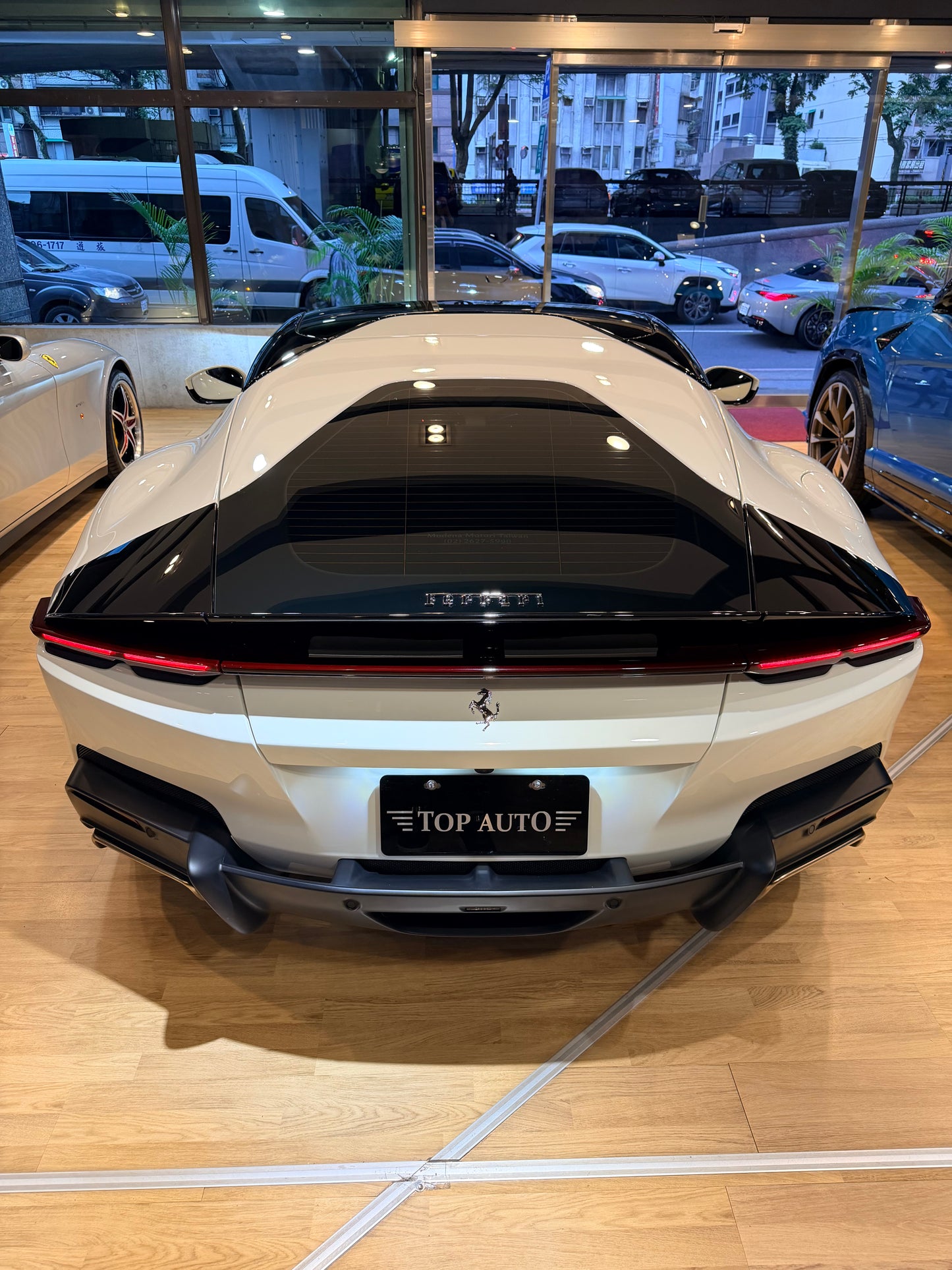 2025 Ferrari 12Cilindri 總代理 | 台北超跑專賣 | TopAuto豐群汽車