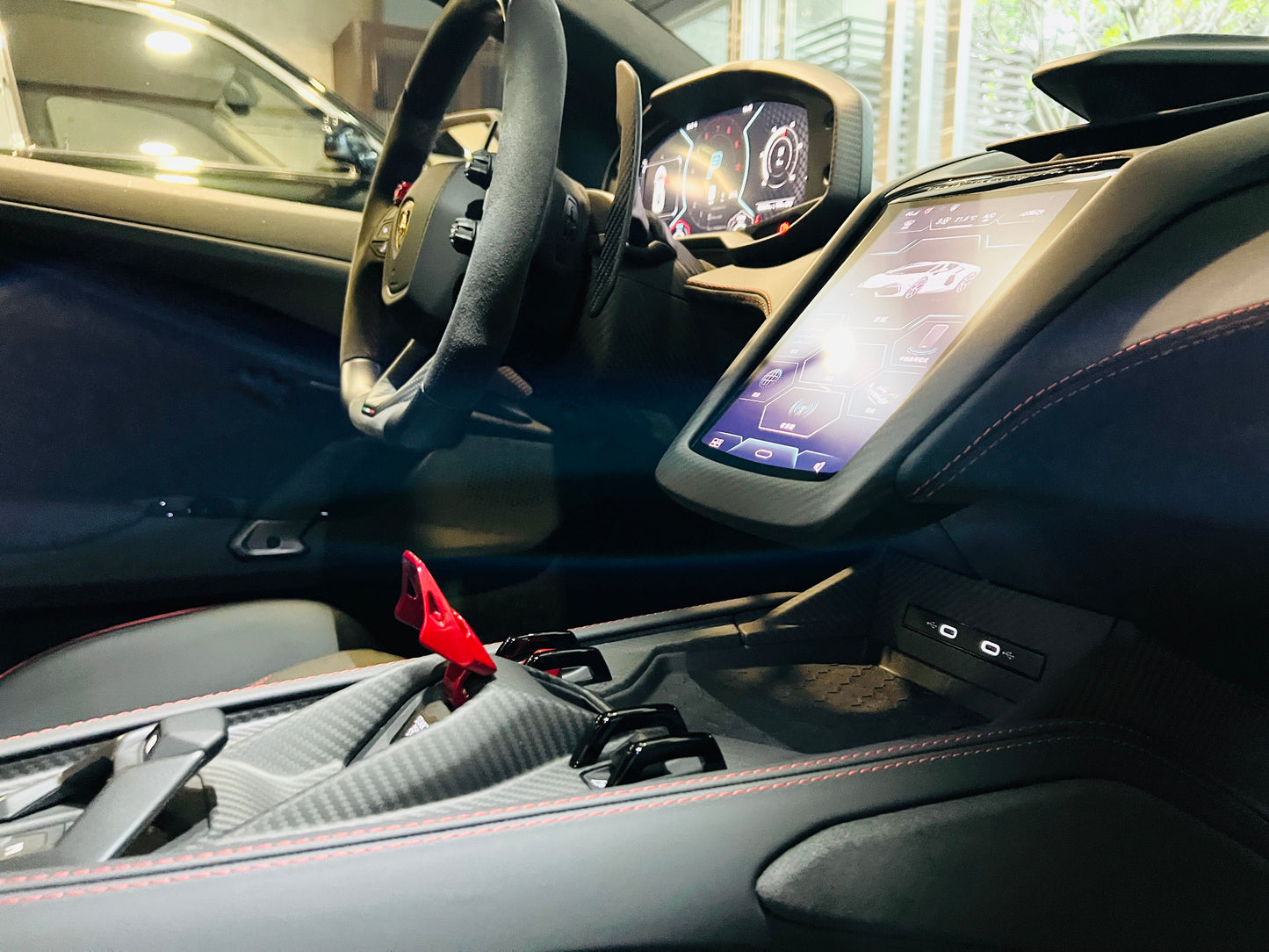 已售出-Lamborghini Revuelto 總代理全新車