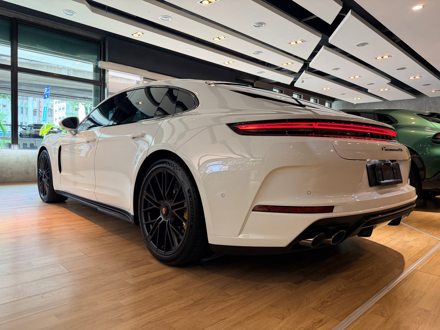 2025 Porsche Panamera GTS 總代理 | 台北超跑專賣 | TopAuto豐群汽車