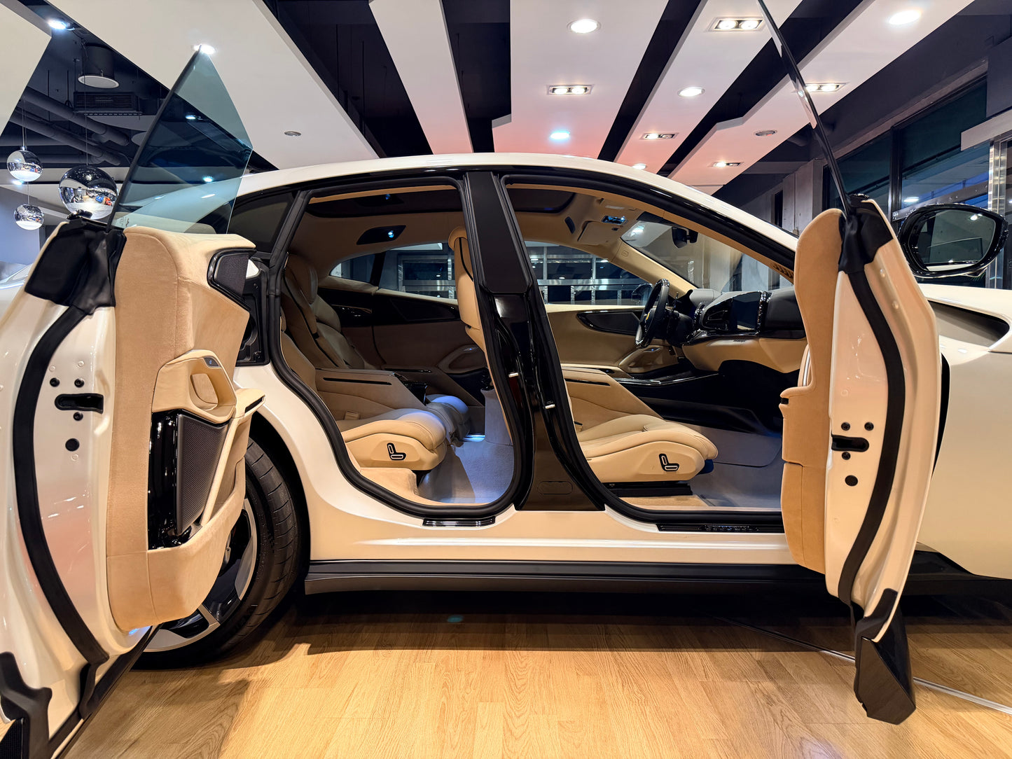 **2024 Ferrari Purosangue 總代理 | 台北超跑專賣 | TopAuto豐群汽車