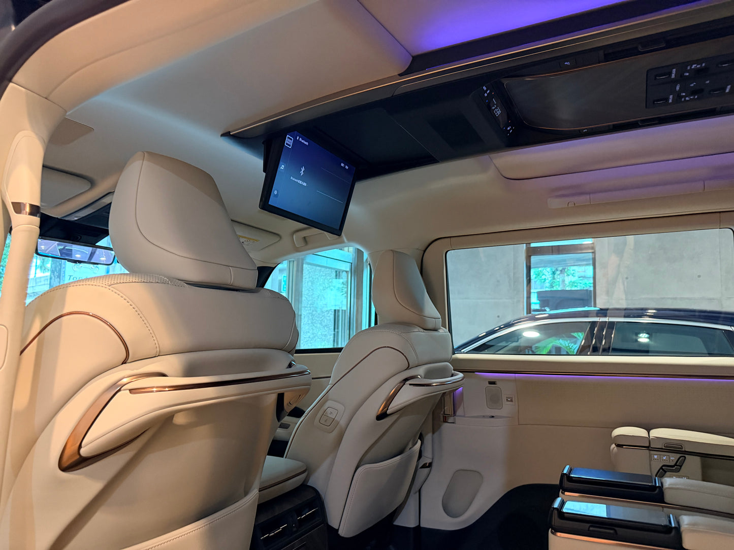 2025 Lexus LM500 h 總代理