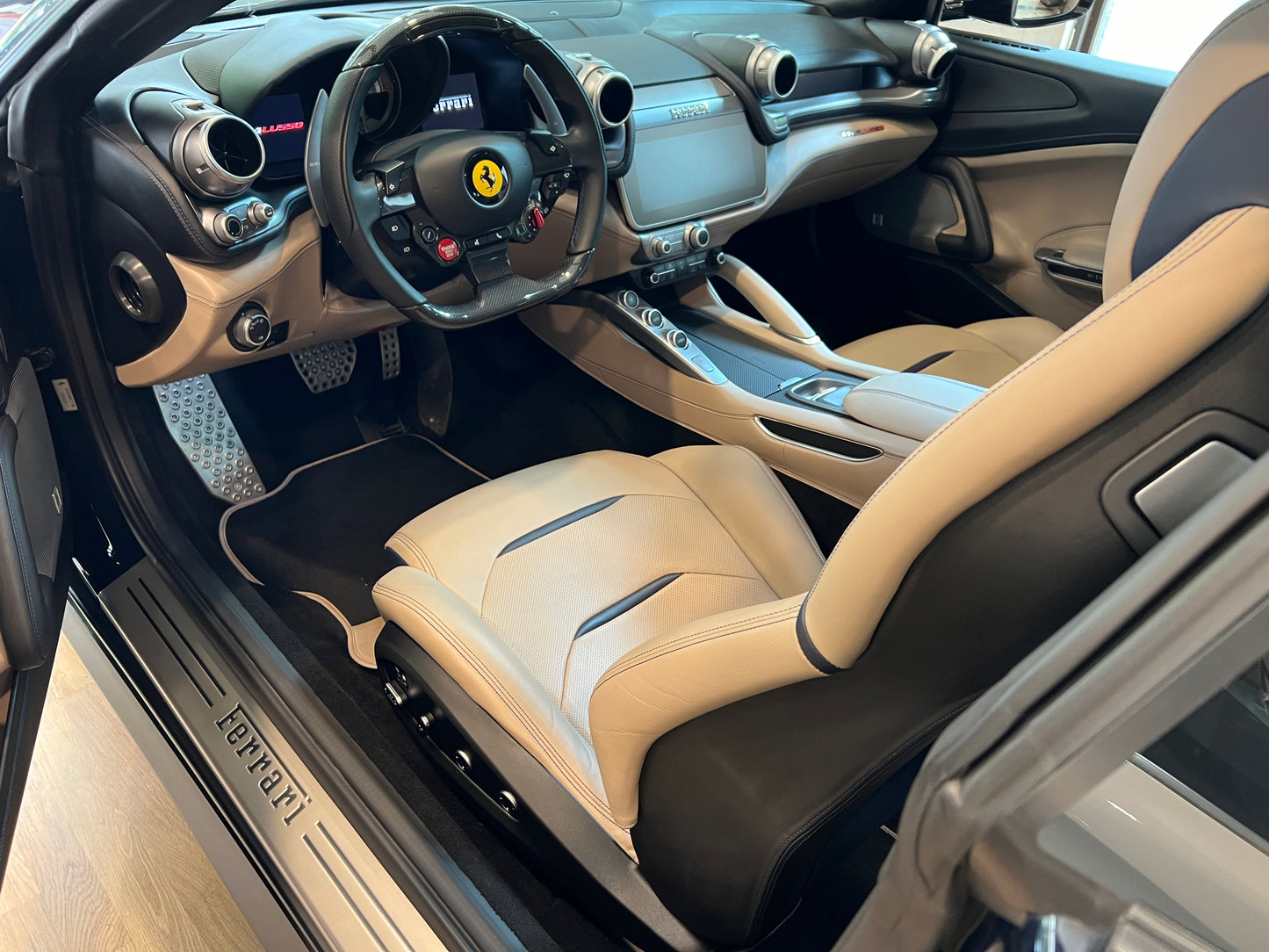 **2018 Ferrari GTC4 Lusso V12 總代理 | 台北超跑專賣 | TopAuto豐群汽車