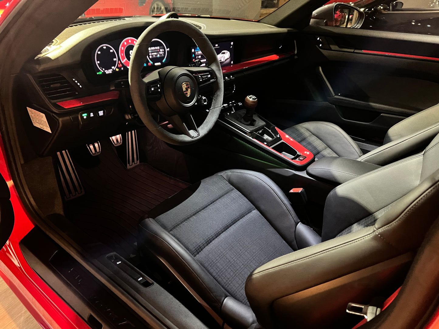 2025 Porsche 992.2 911 Carrera T 6MT 總代理 | 台北超跑專賣 | TopAuto豐群汽車