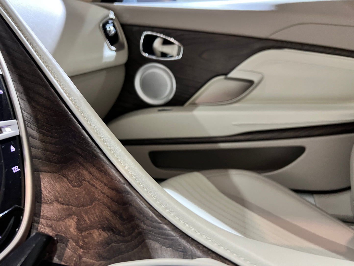 **2017 Aston Martin DB11 V12 Lunch Edition 總代理｜台北超跑專賣 | TopAuto豐群汽車