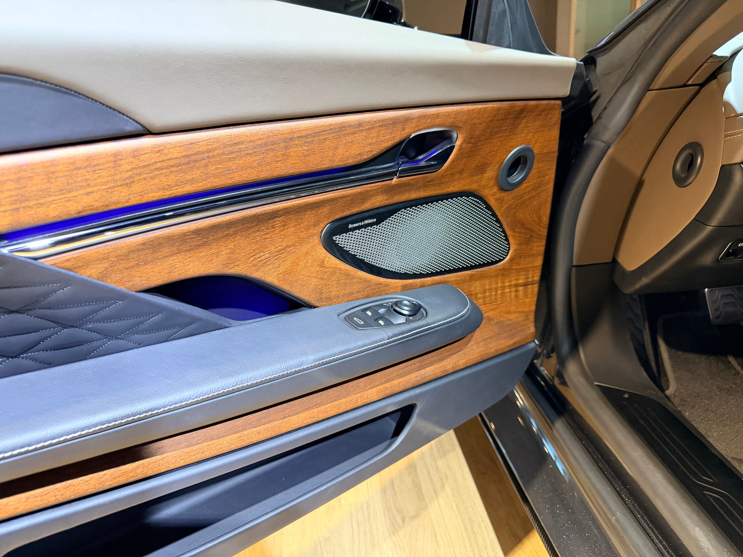2024 Aston Martin DB12 總代理｜台北超跑專賣｜TopAuto豐群汽車