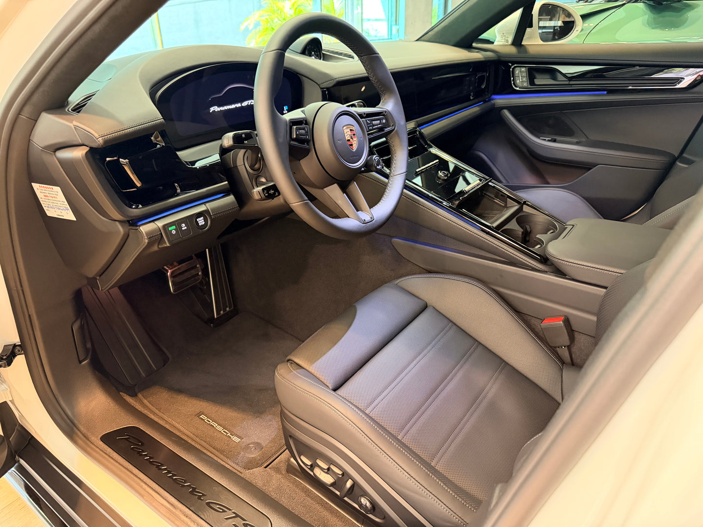 2025 Porsche Panamera GTS 總代理 | 台北超跑專賣 | TopAuto豐群汽車