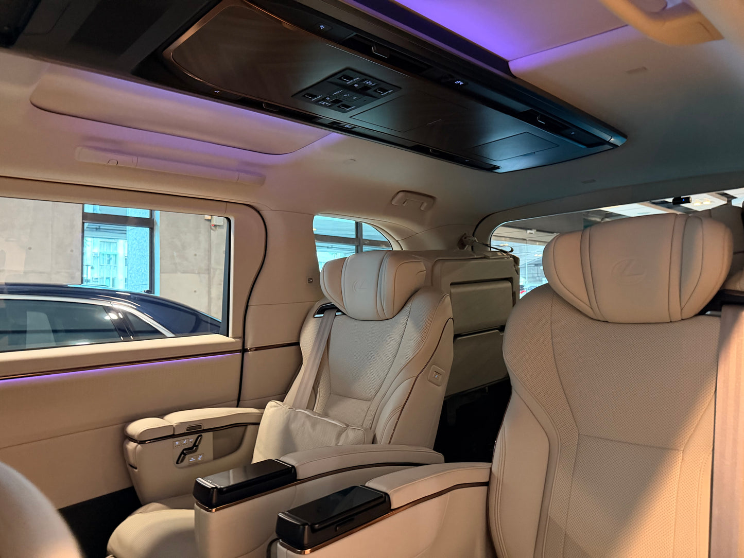 2025 Lexus LM500 h 總代理
